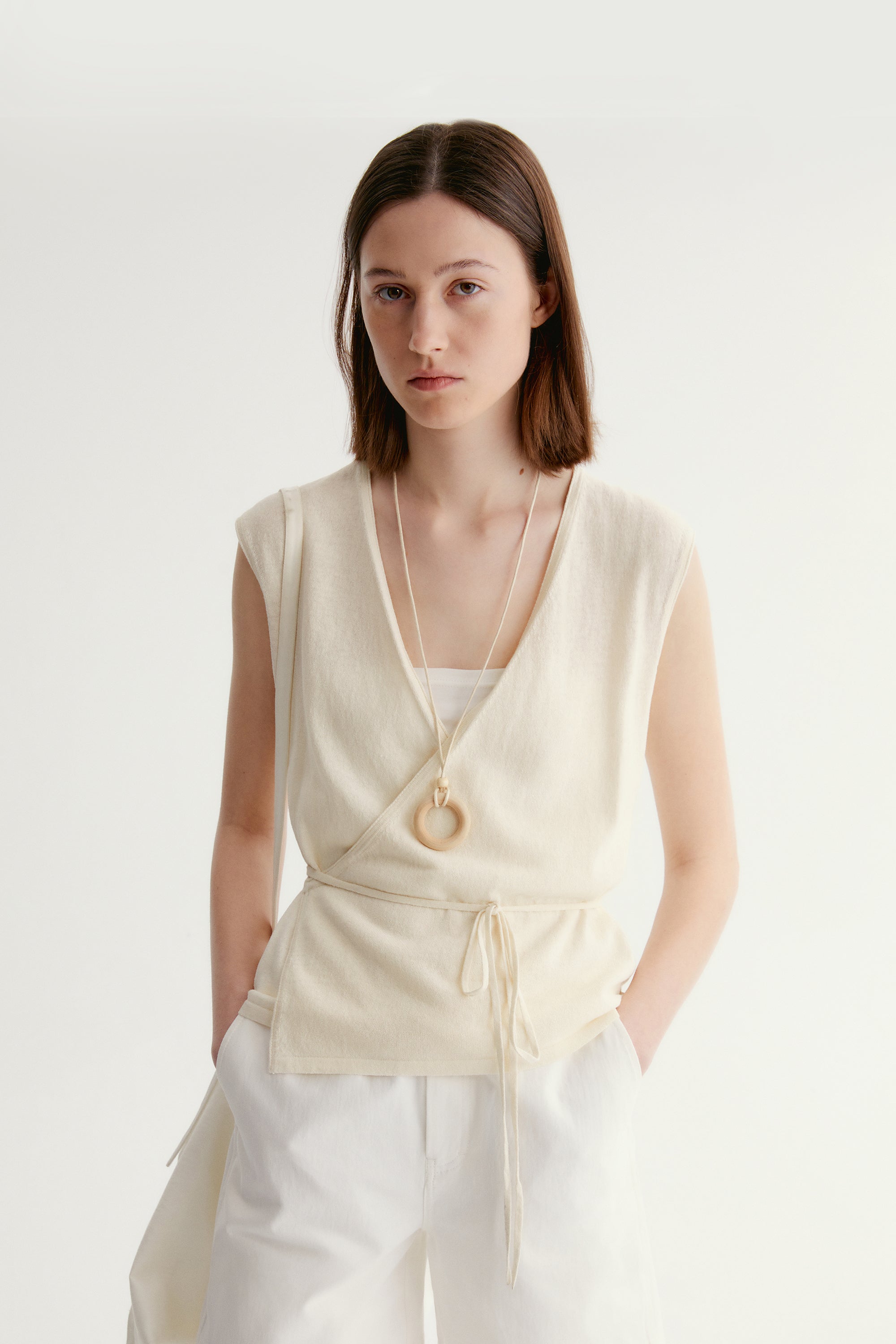 #color_off white