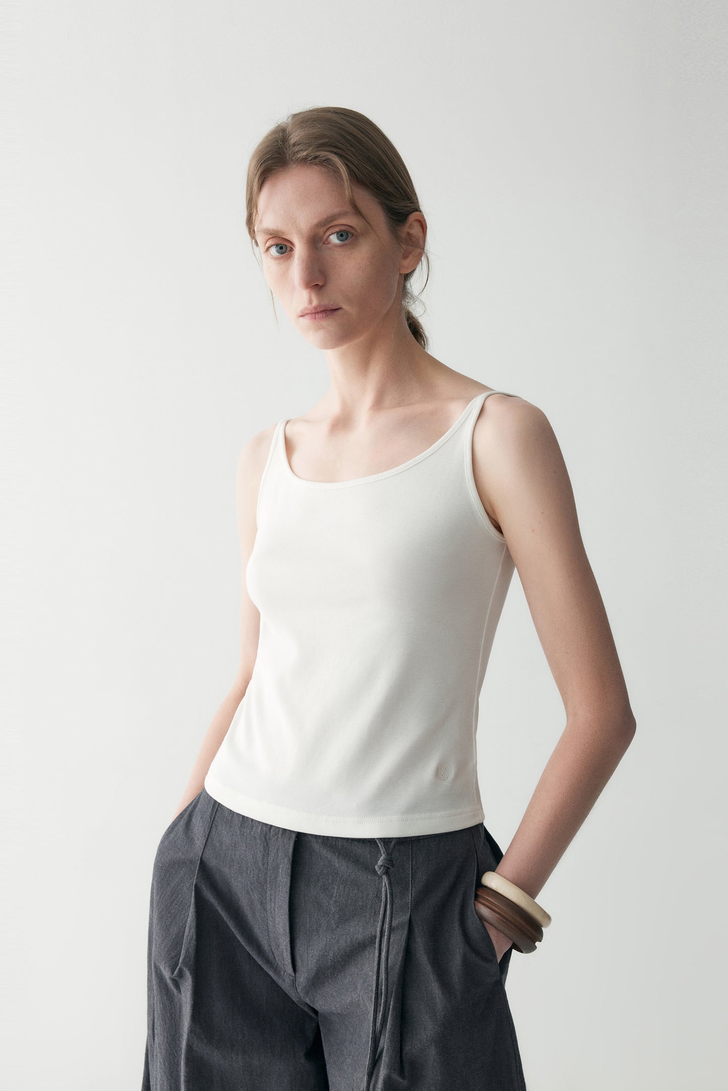 #color_off white