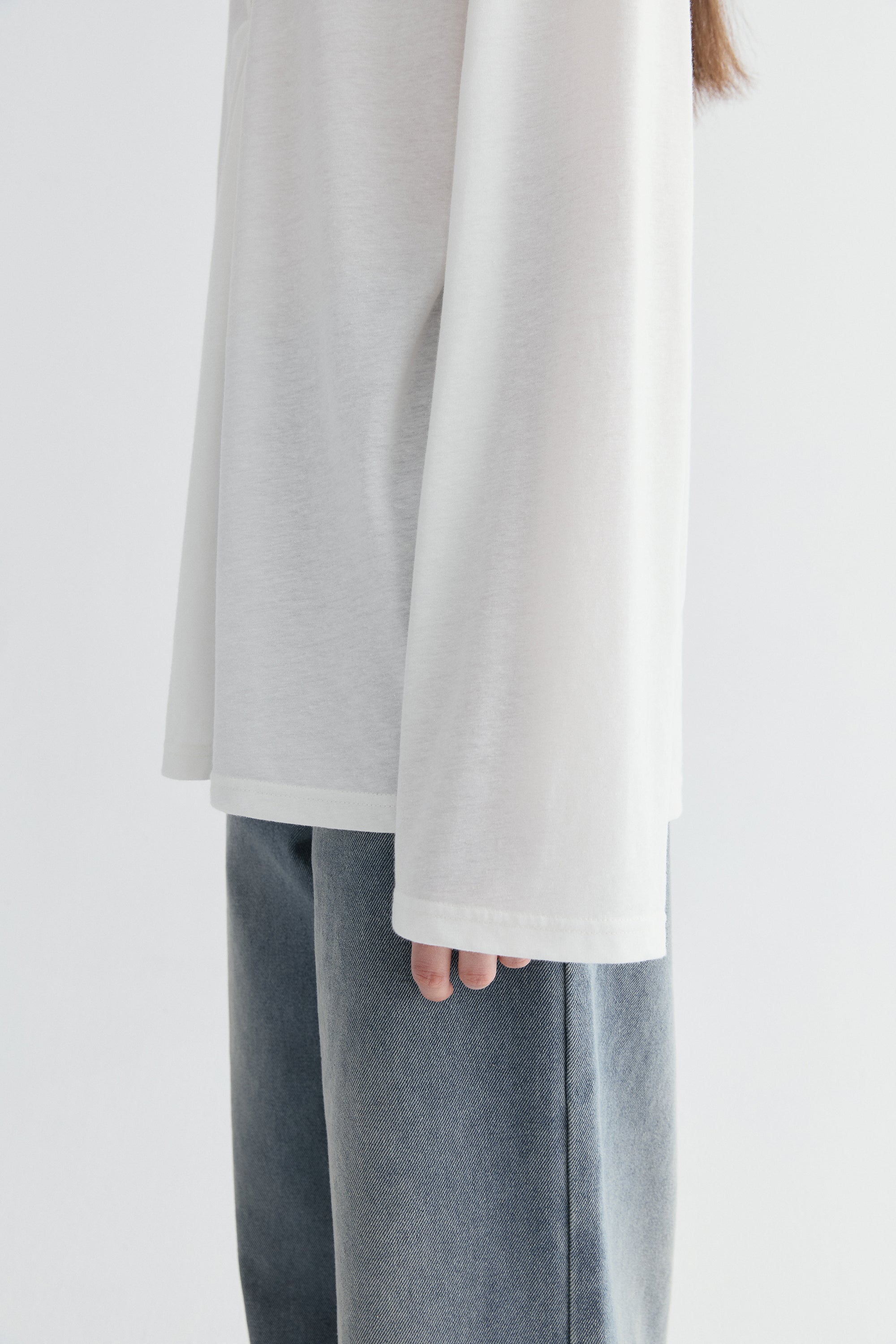 #color_off white