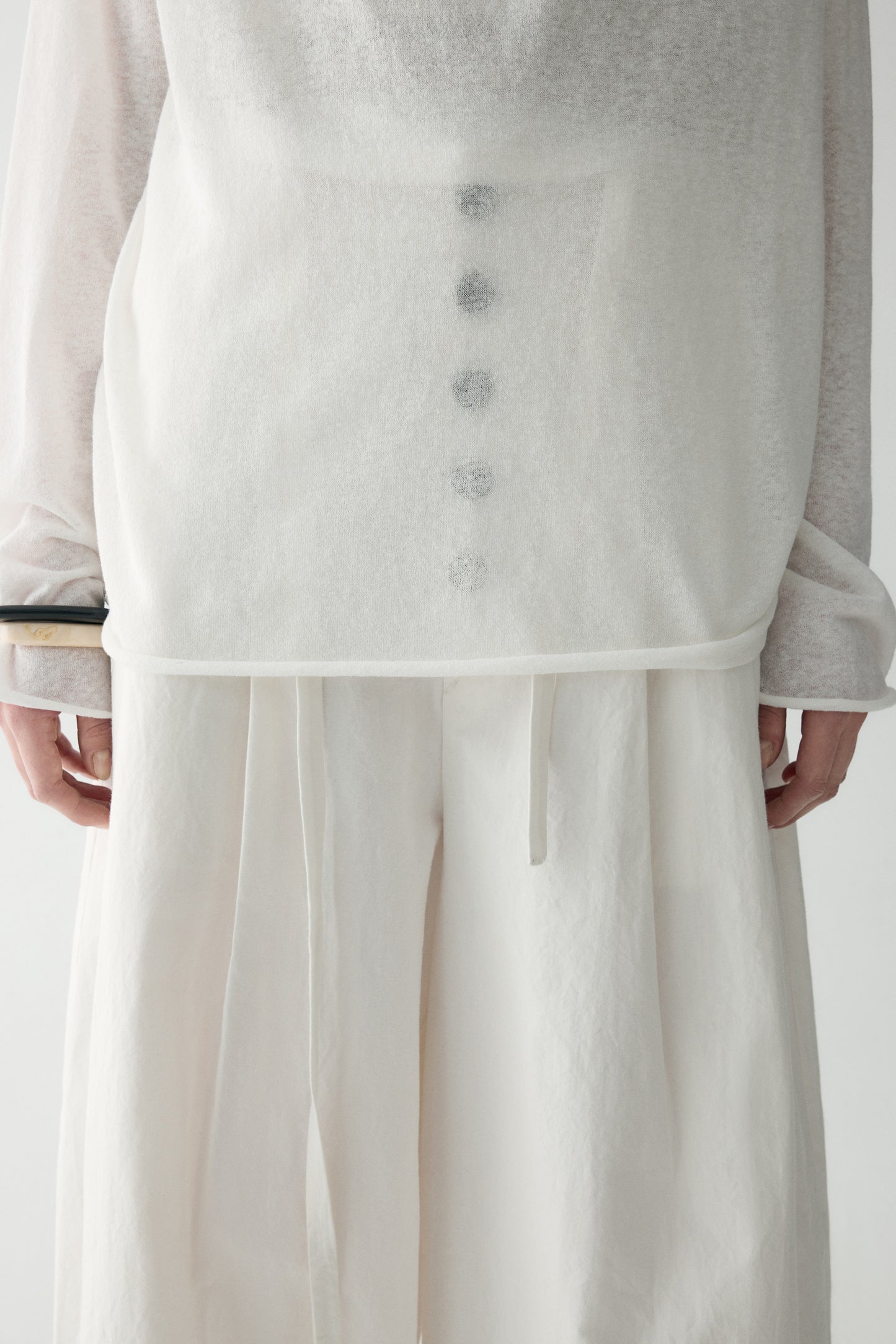 #color_off white