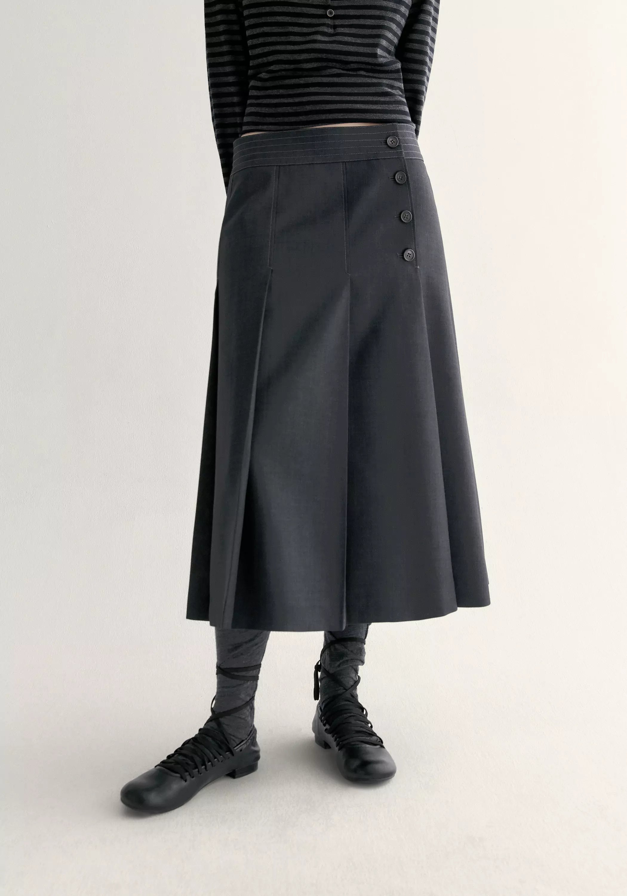 #color_dark gray