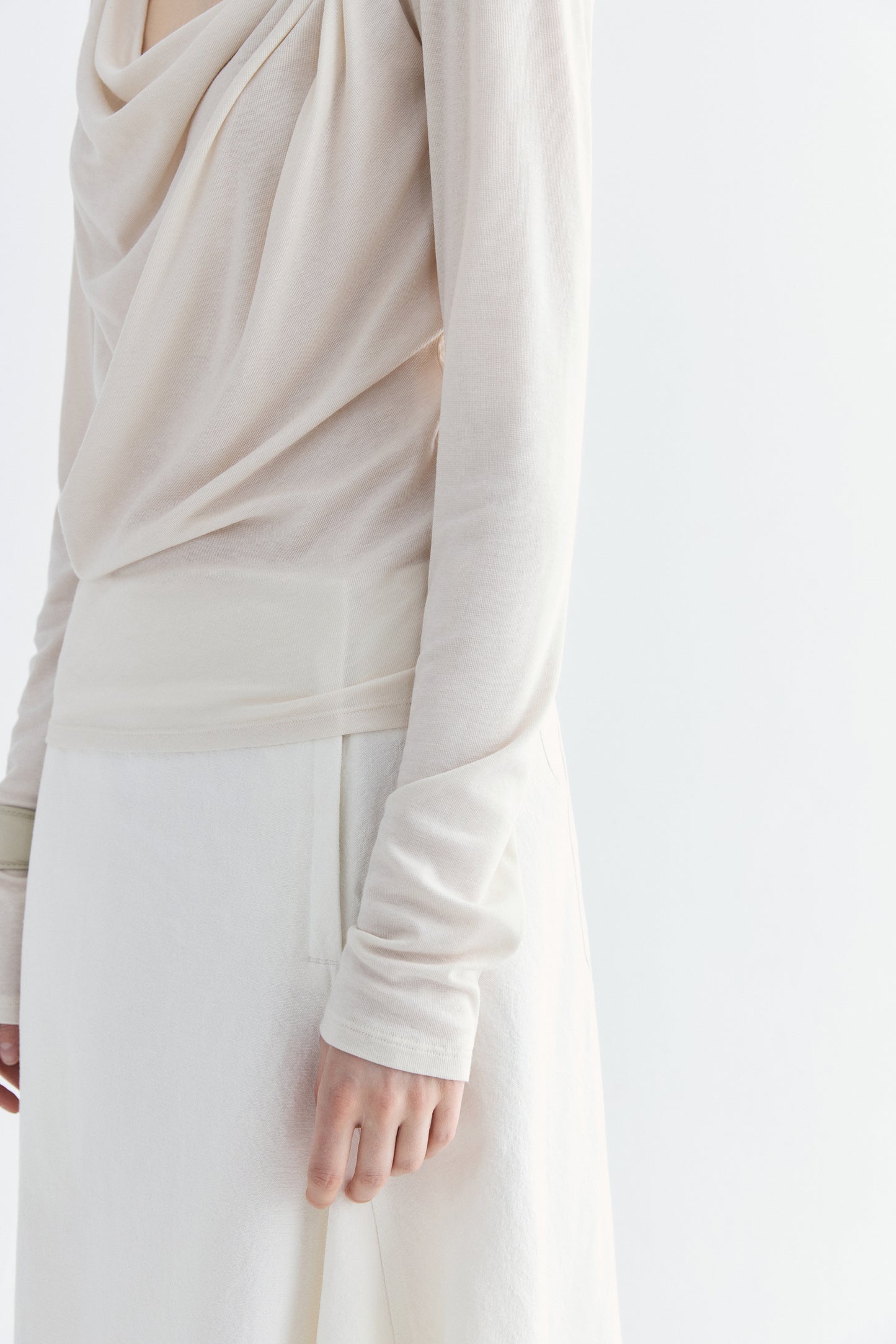 #color_off white