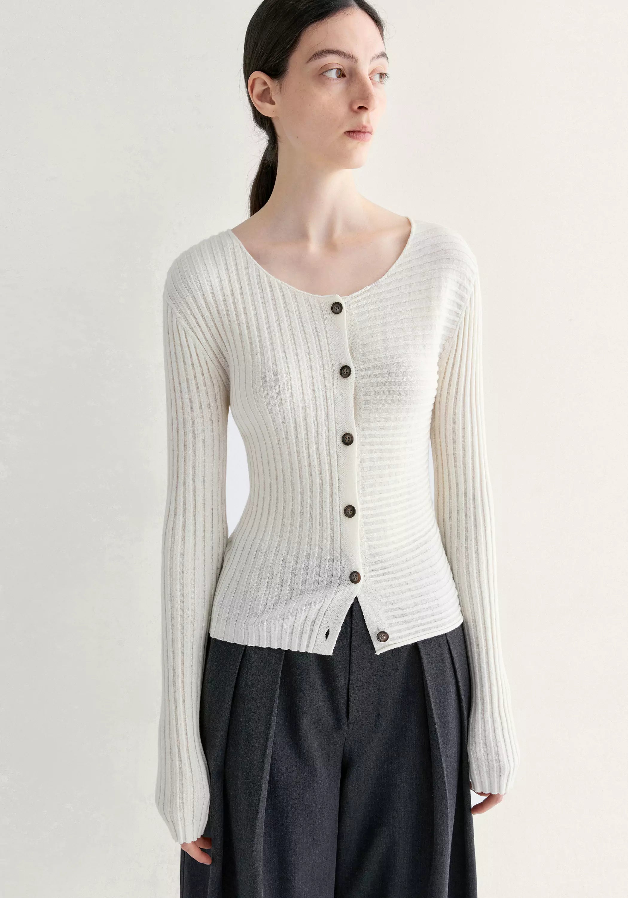 #color_off white