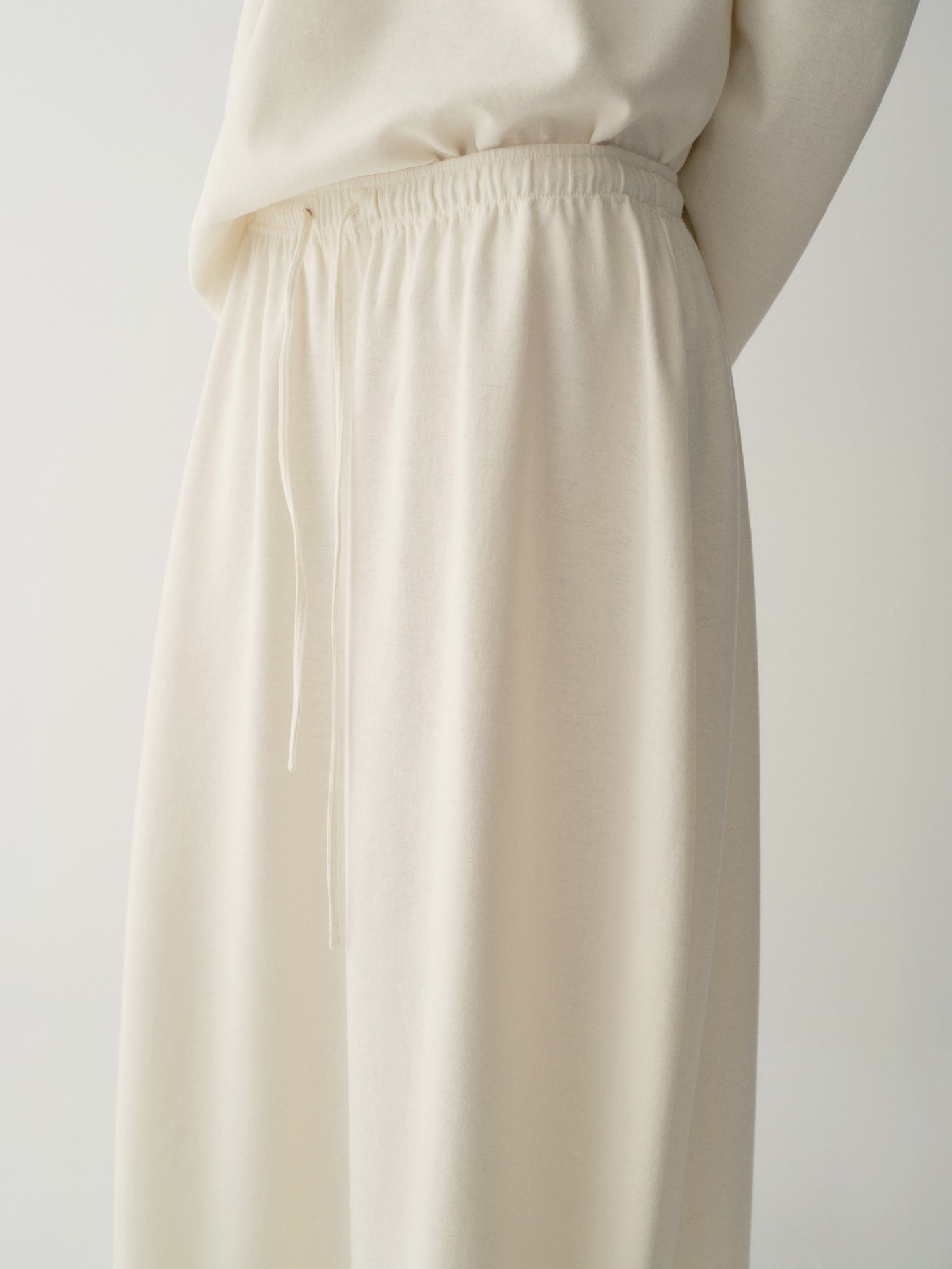 #color_cream white
