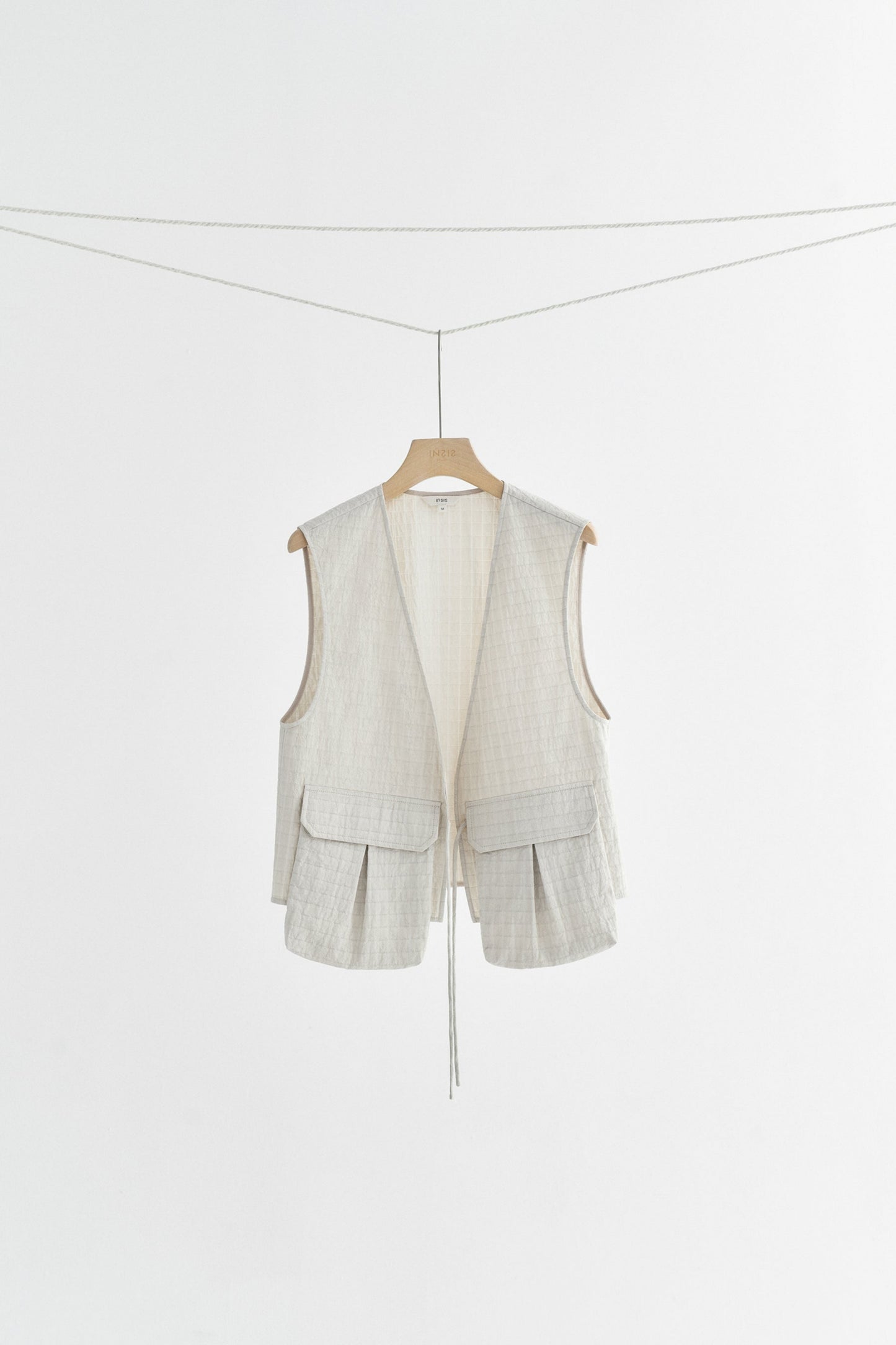 #color_off white