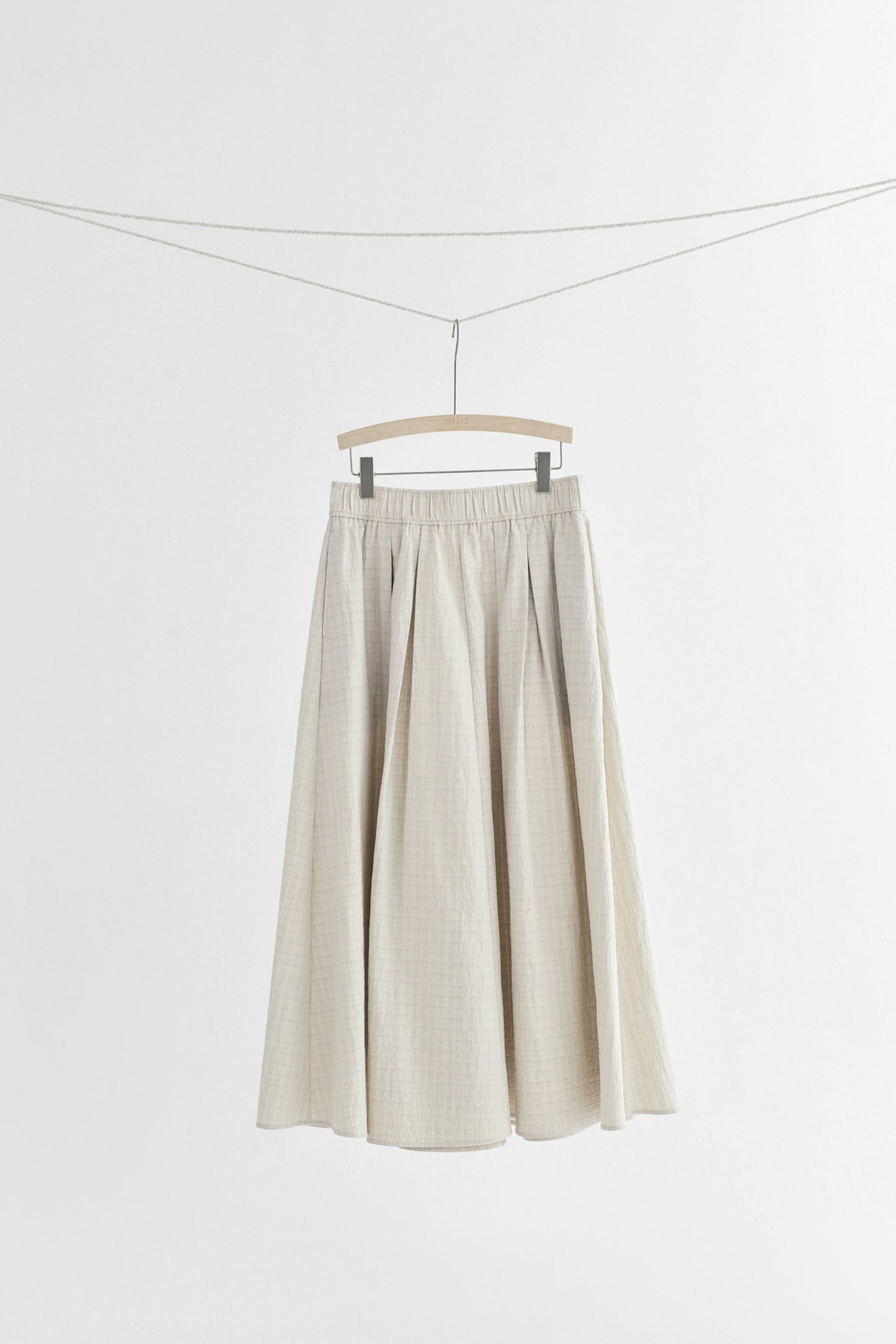 #color_off white