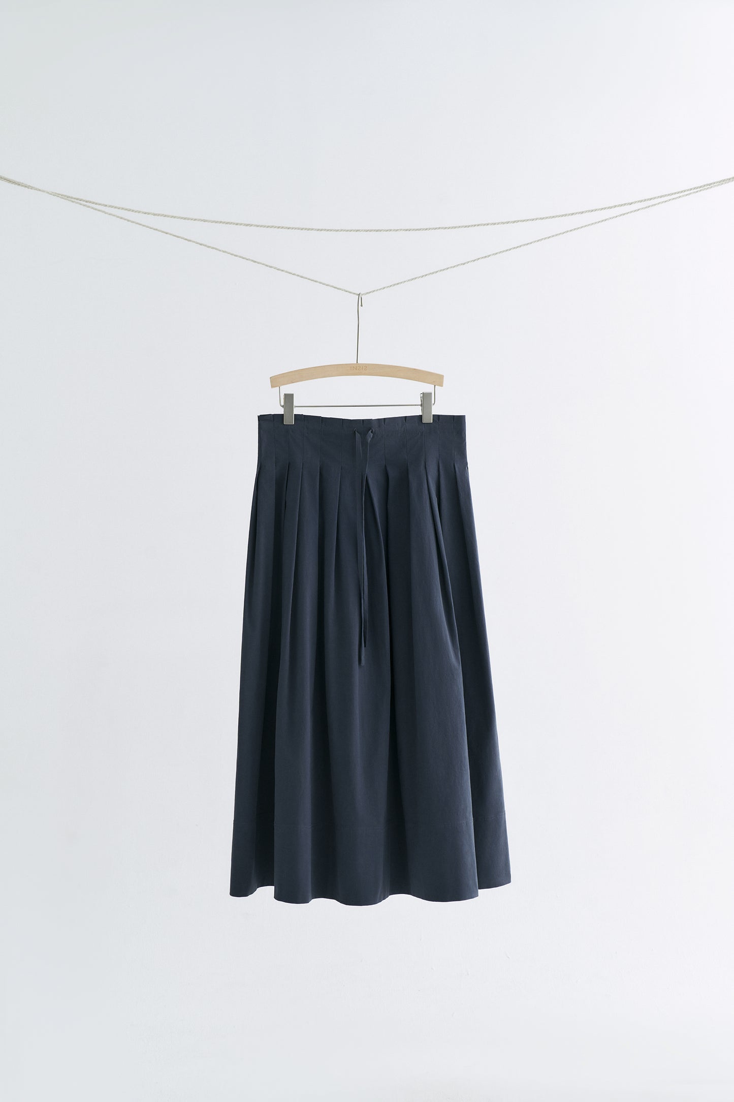 #color_mid gray