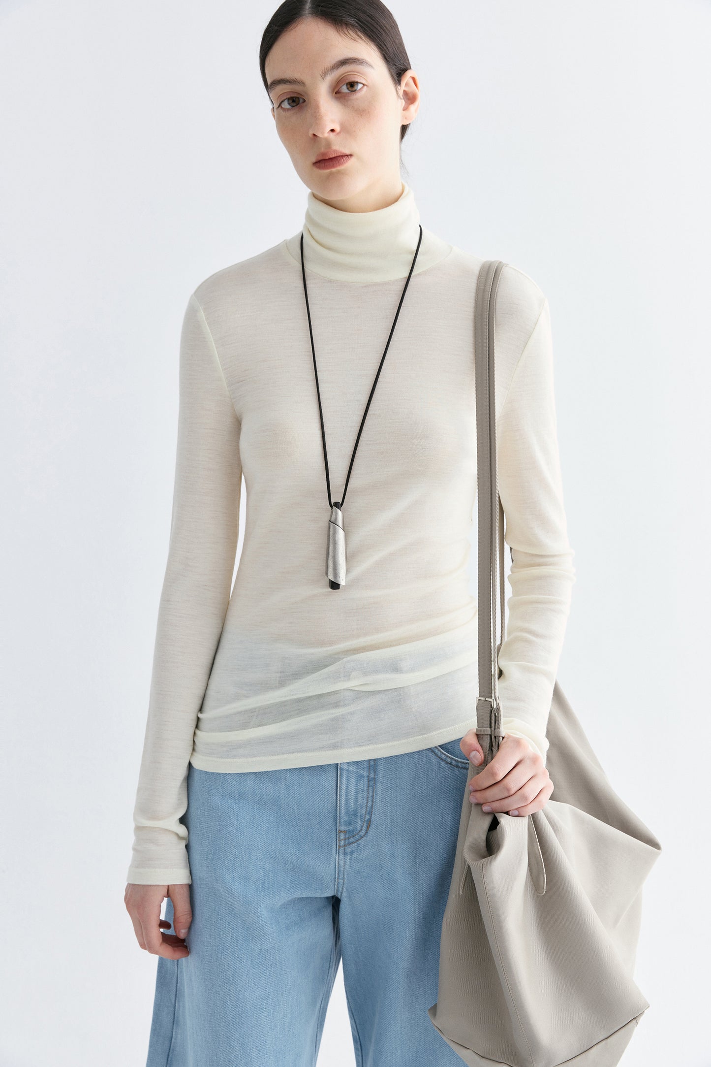 #color_off white