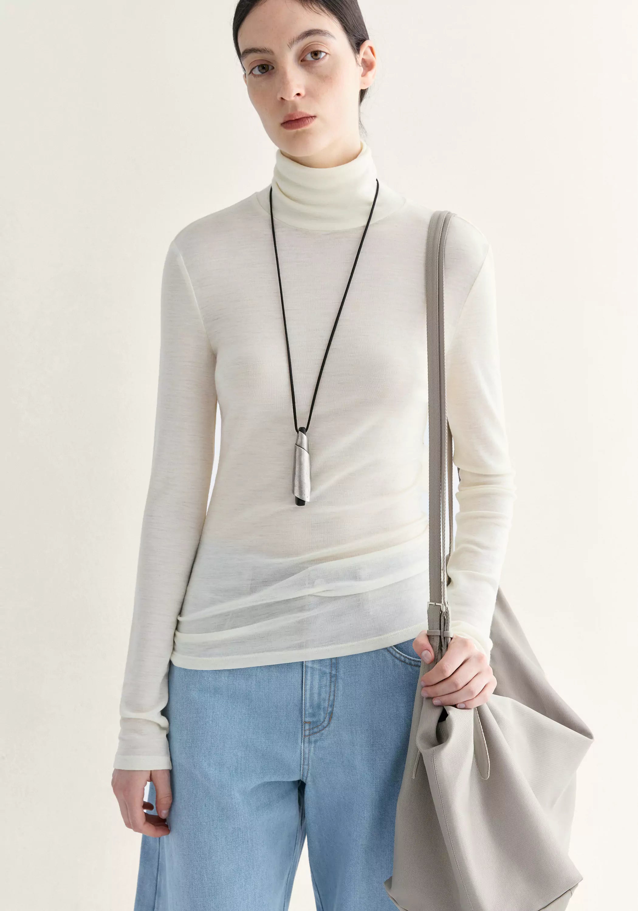 #color_off white