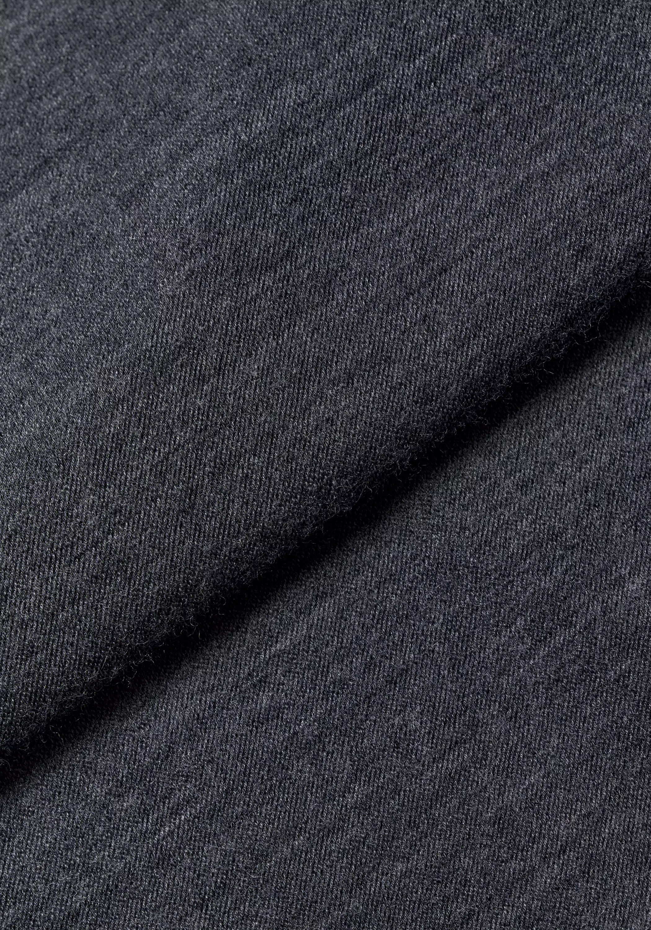#color_black ash