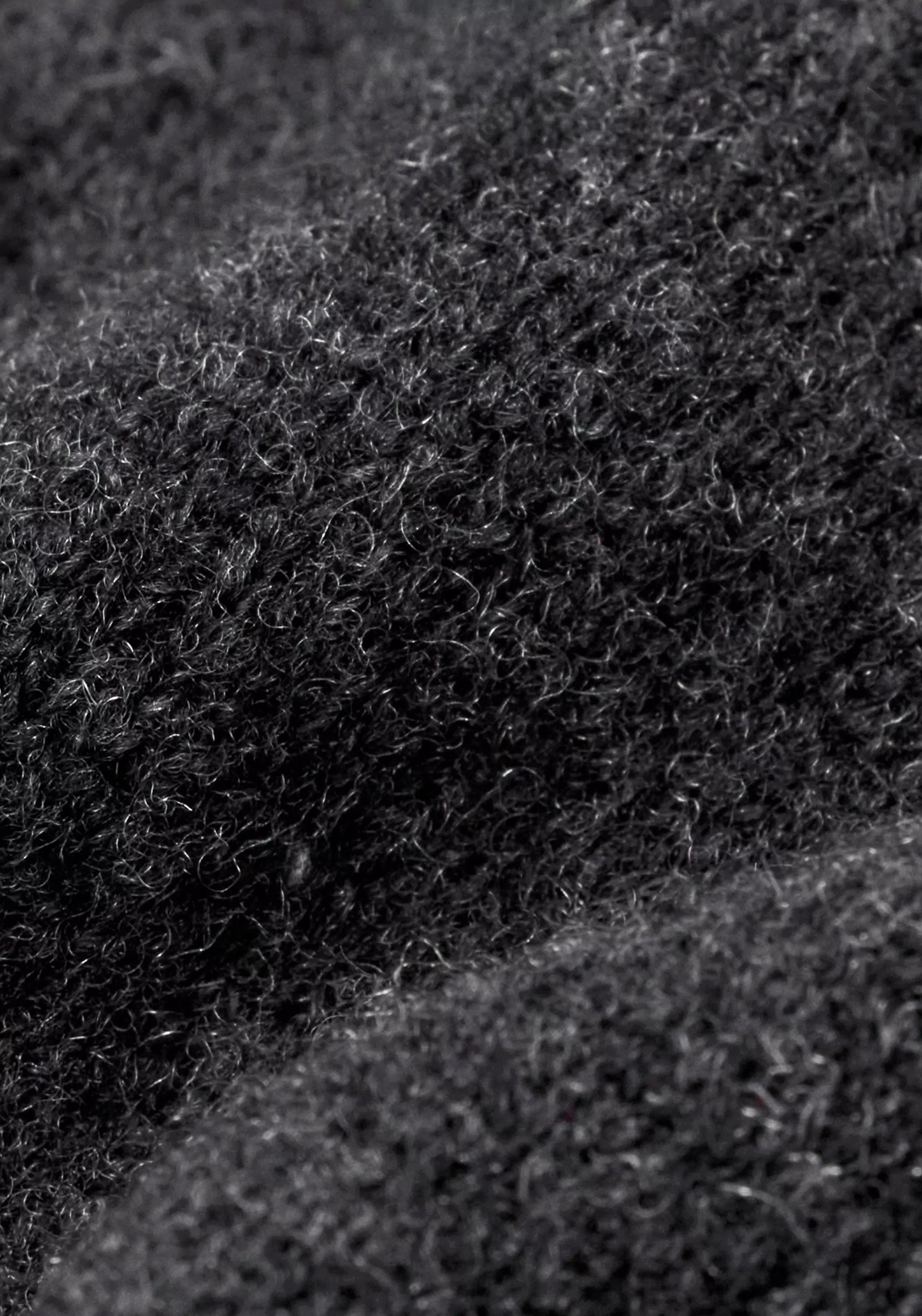 #color_black ash