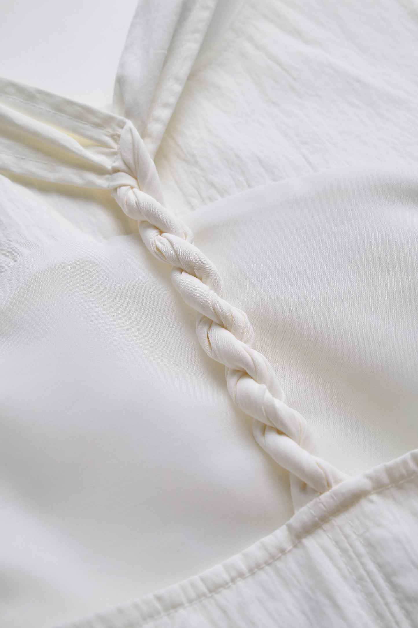 #color_off white
