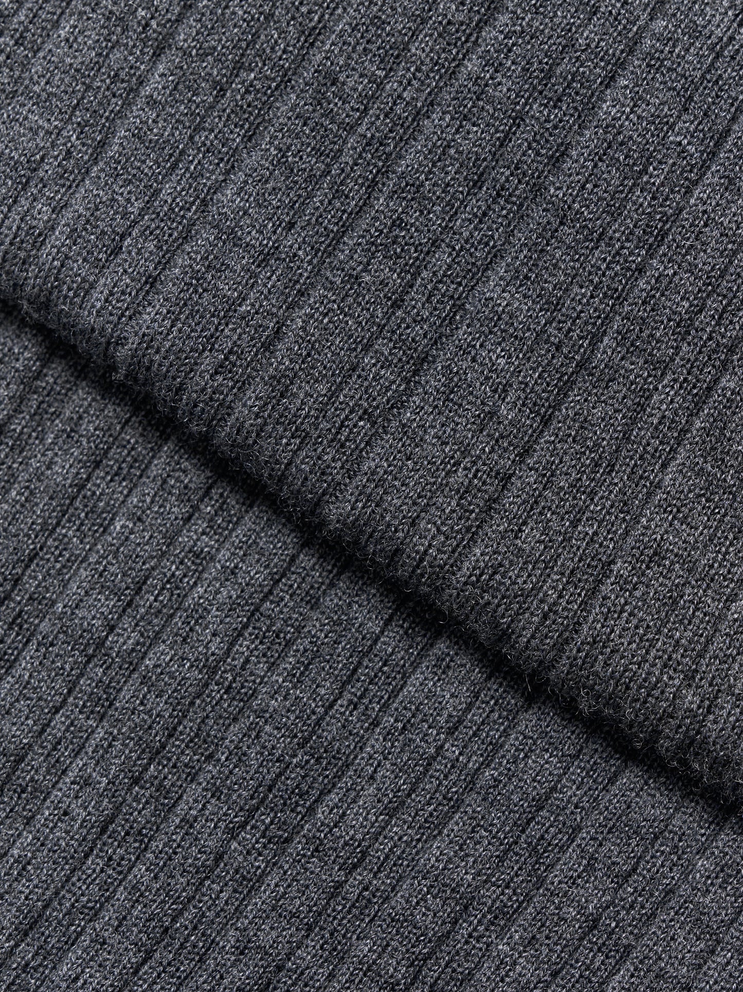 #color_black ash