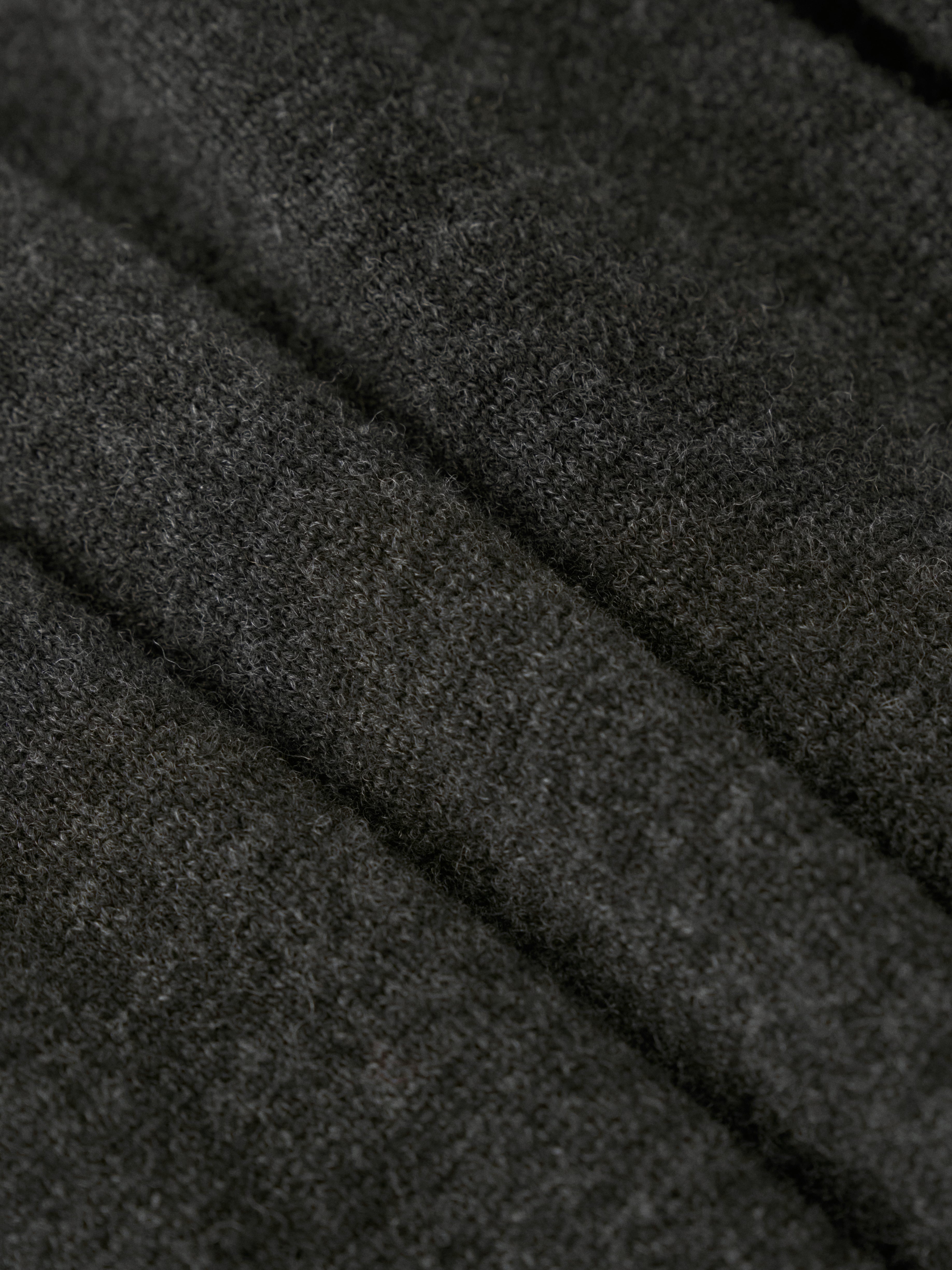 #color_black ash