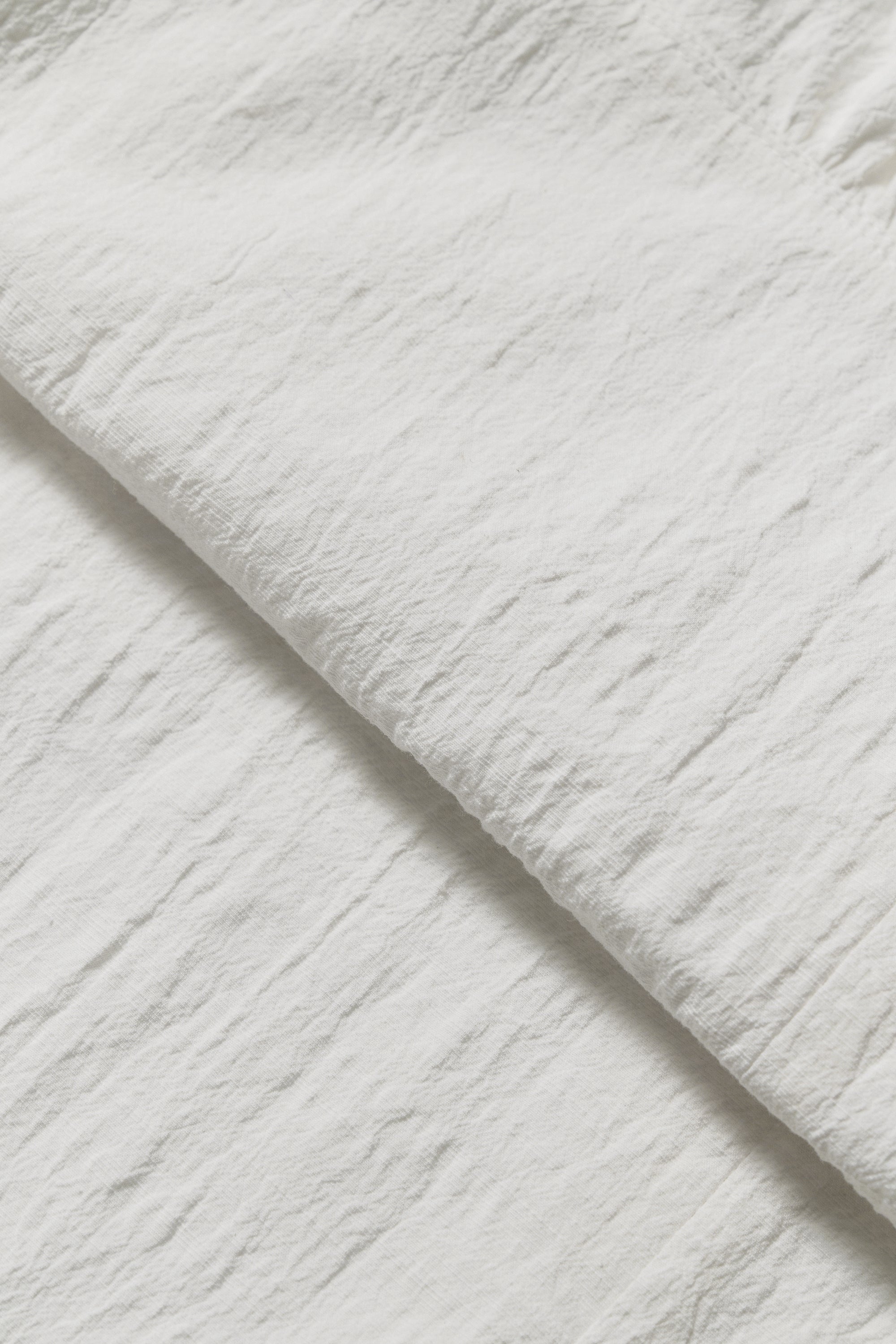 #color_off white