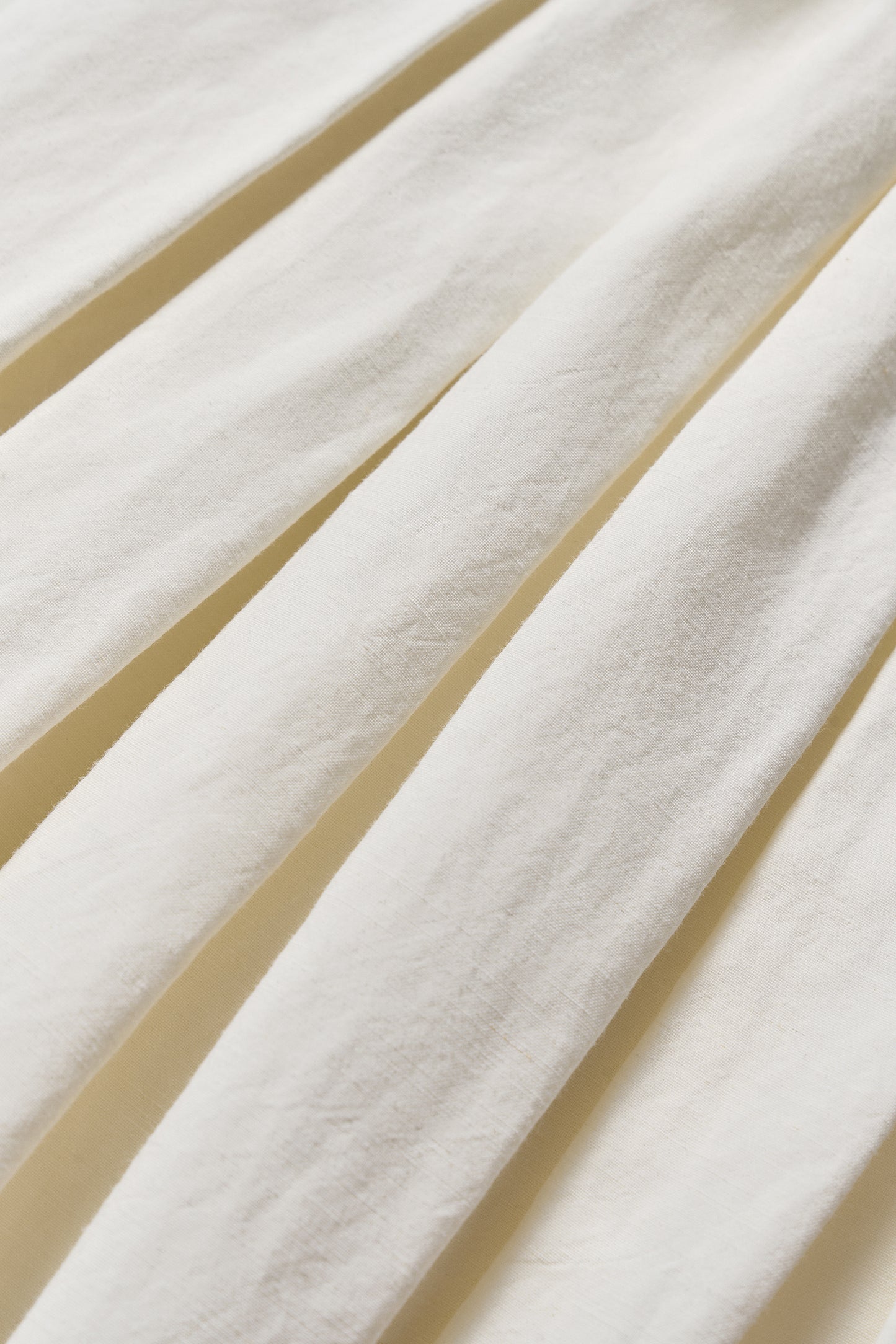 #color_cream white