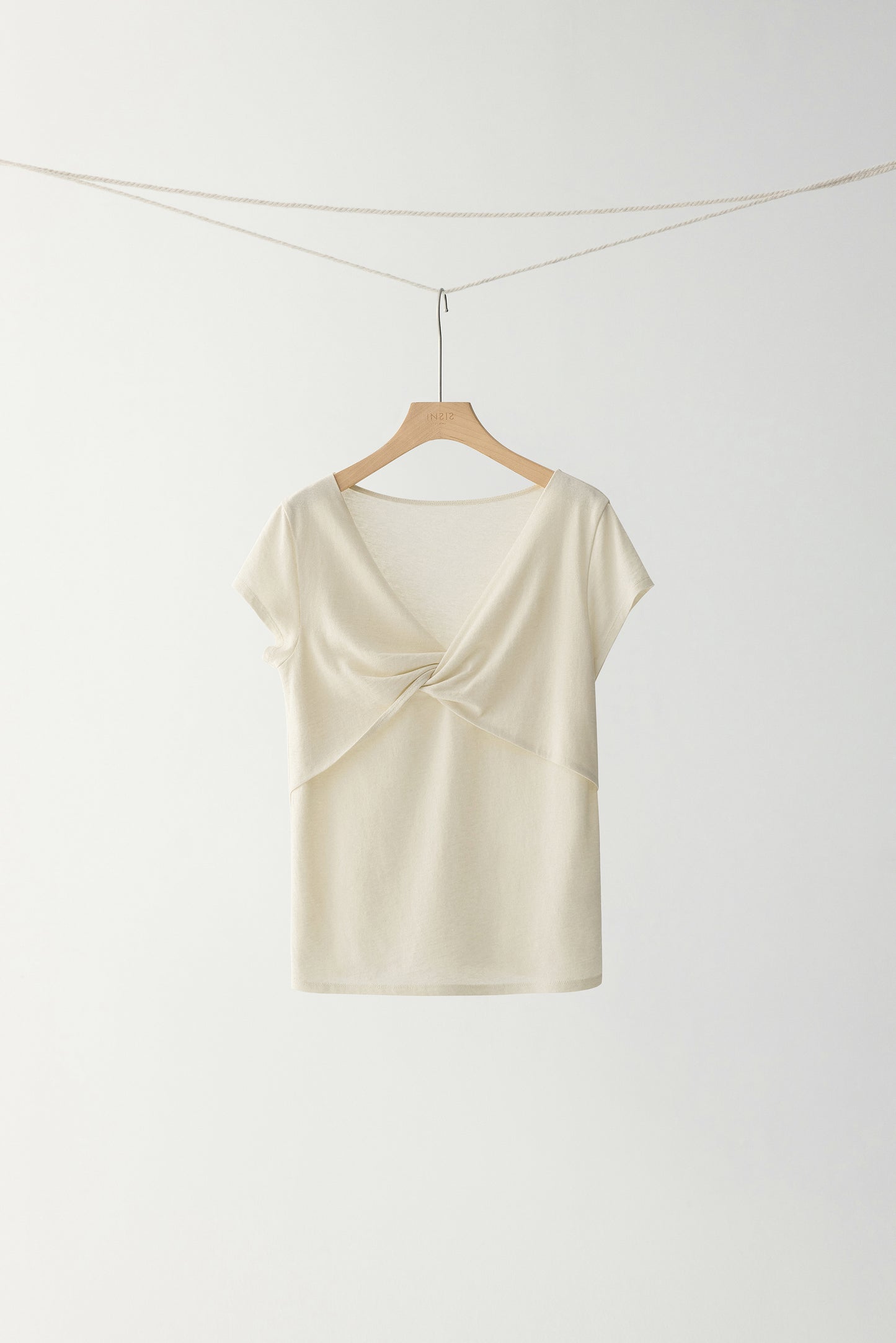 #color_cream white