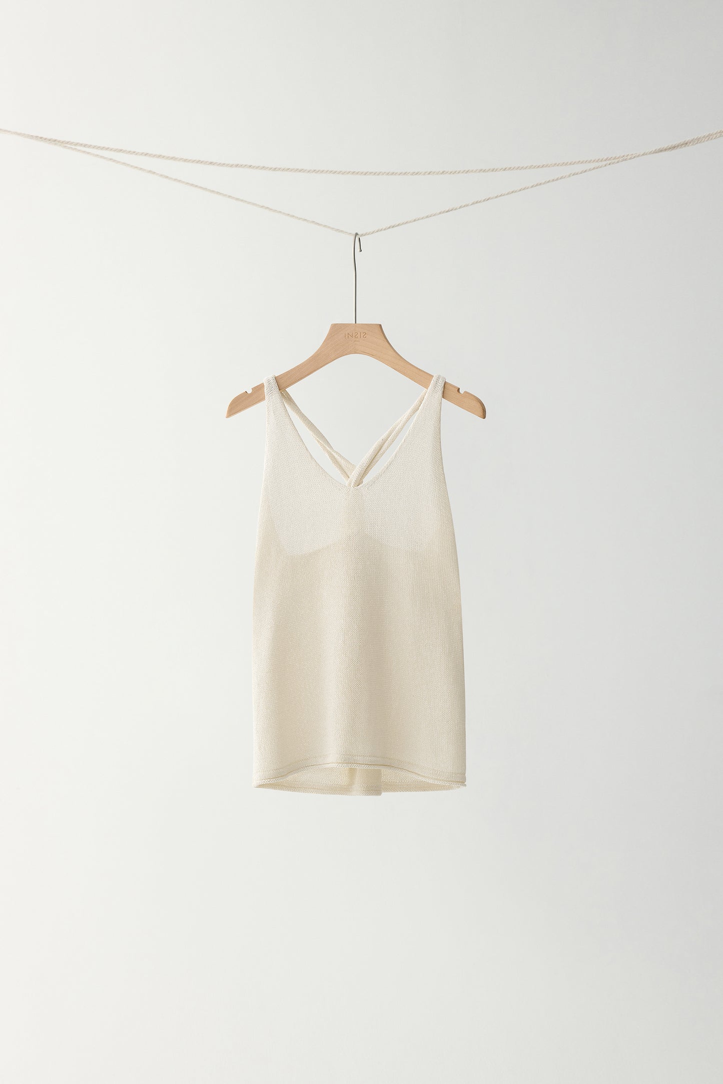 #color_off white