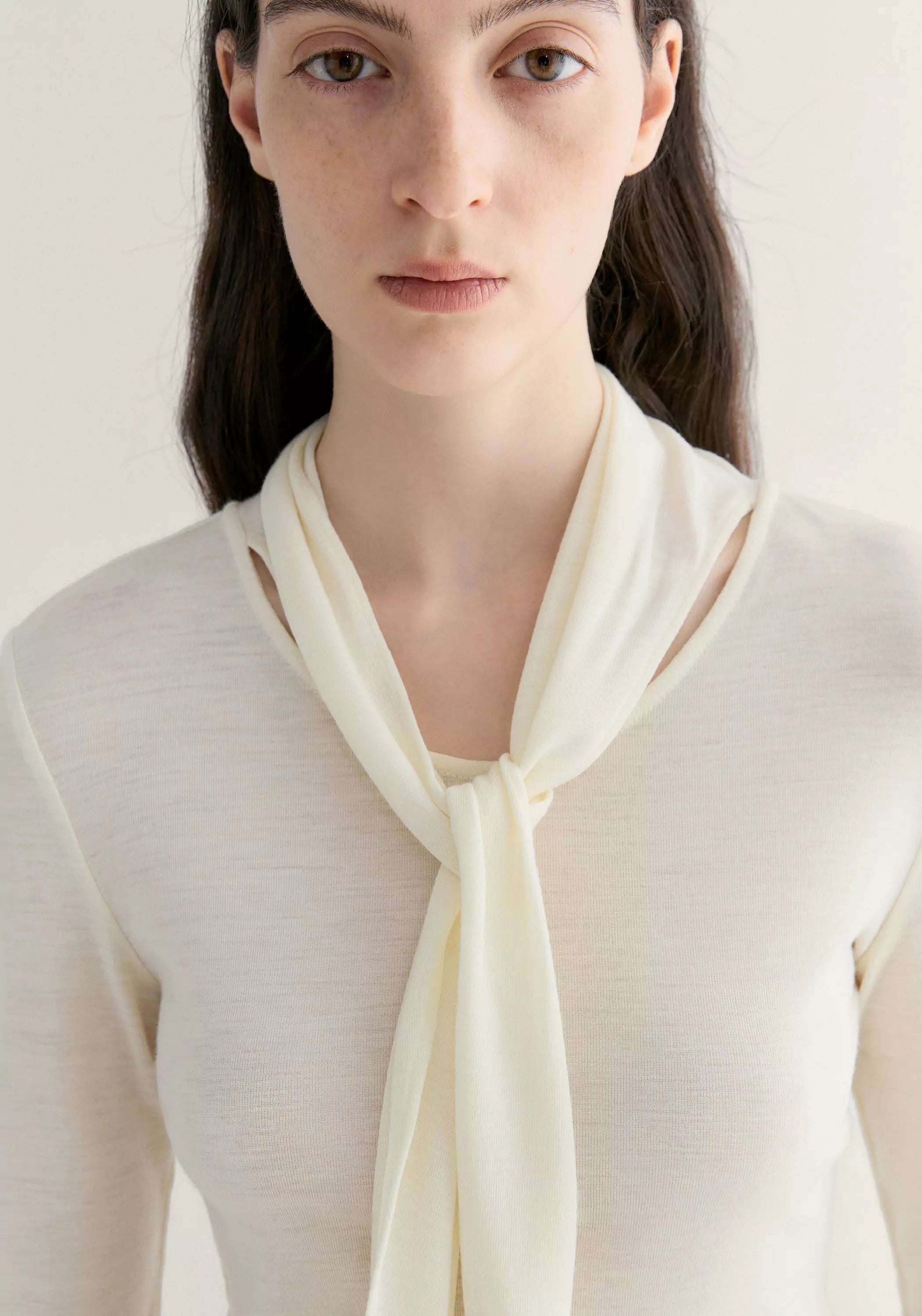 #color_off white