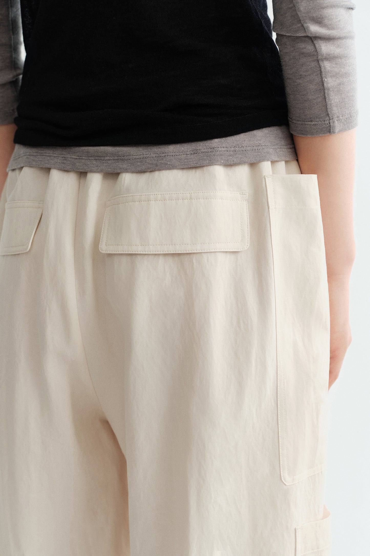 #color_cream white