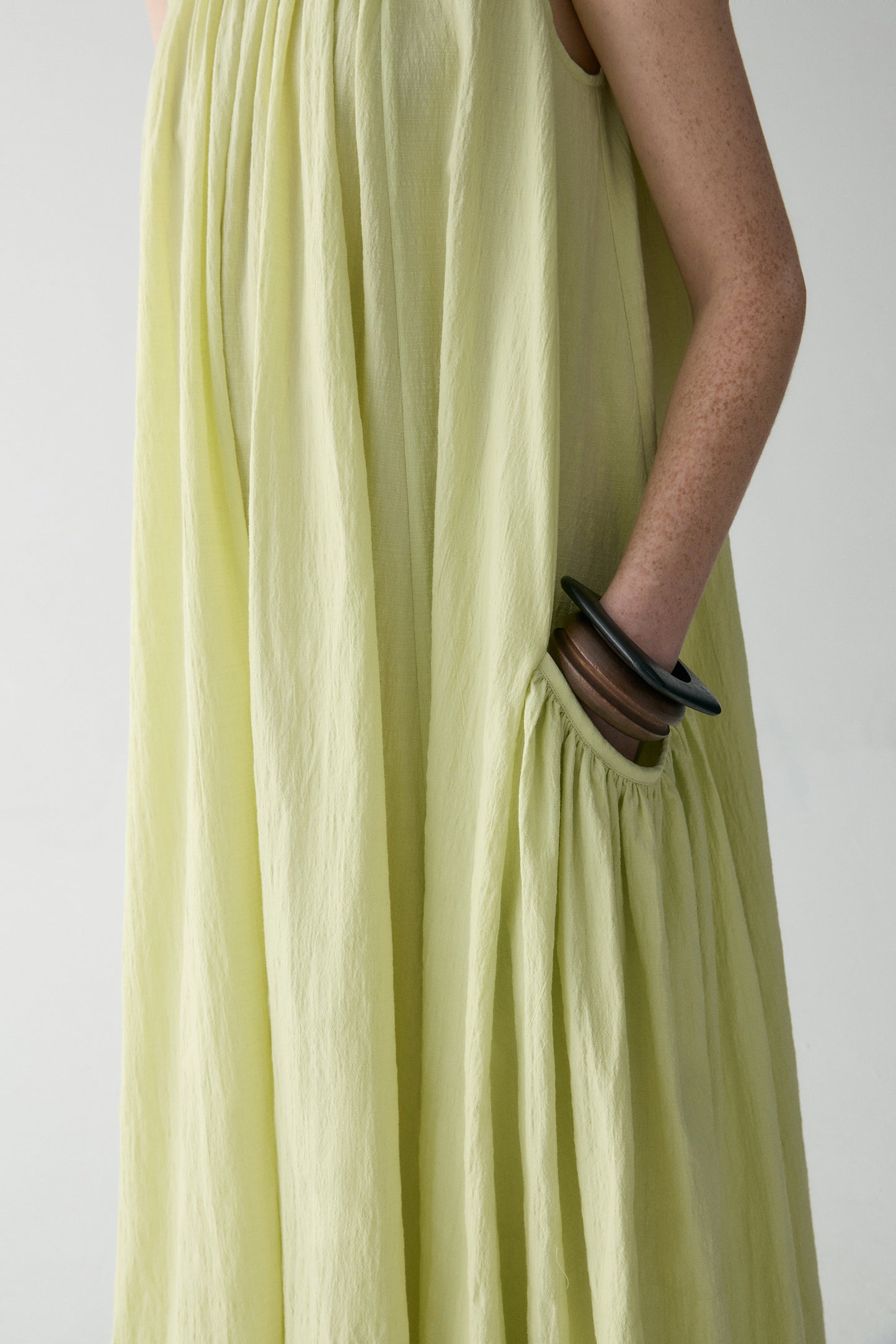 #color_Ivory