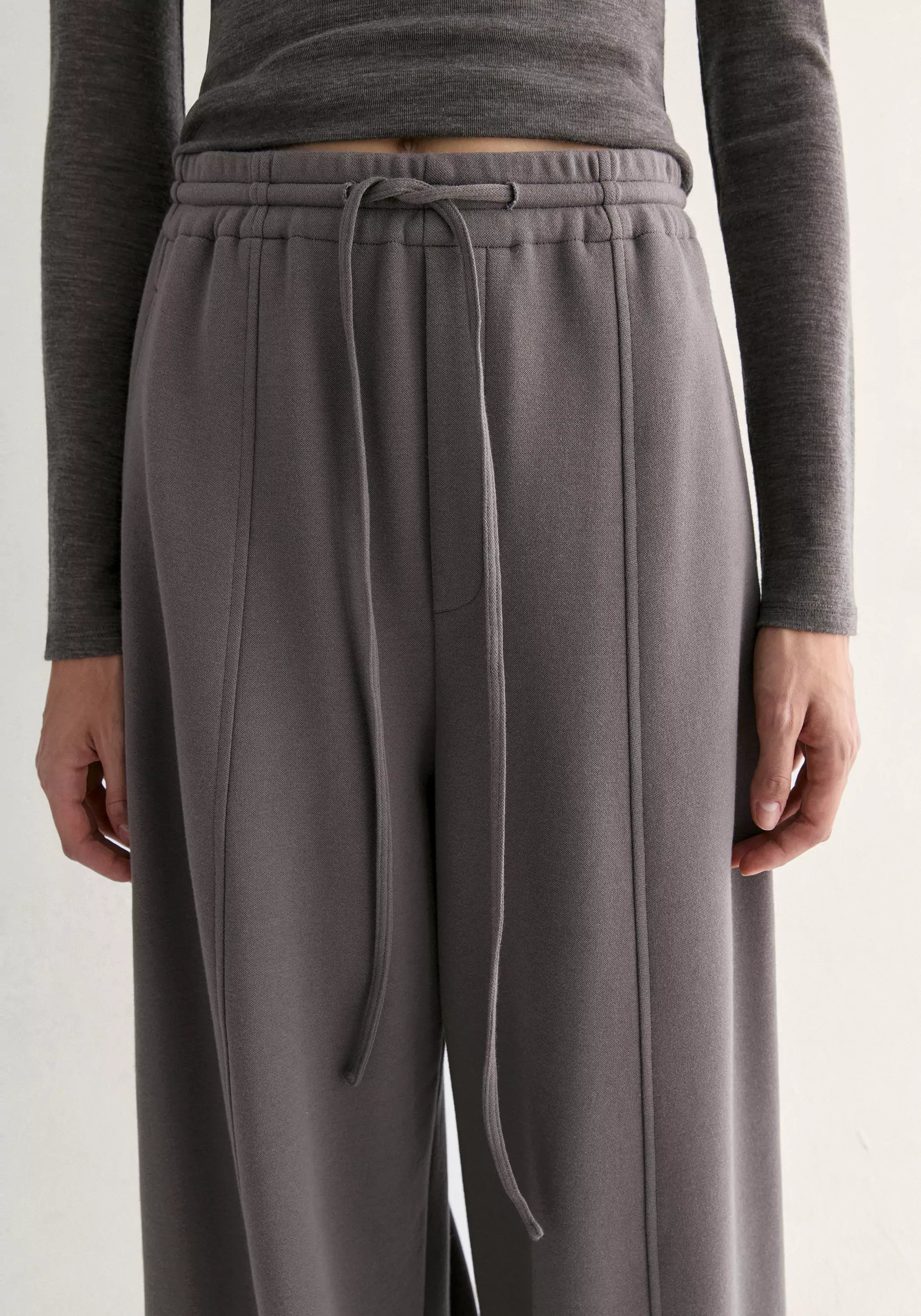 #color_mid gray
