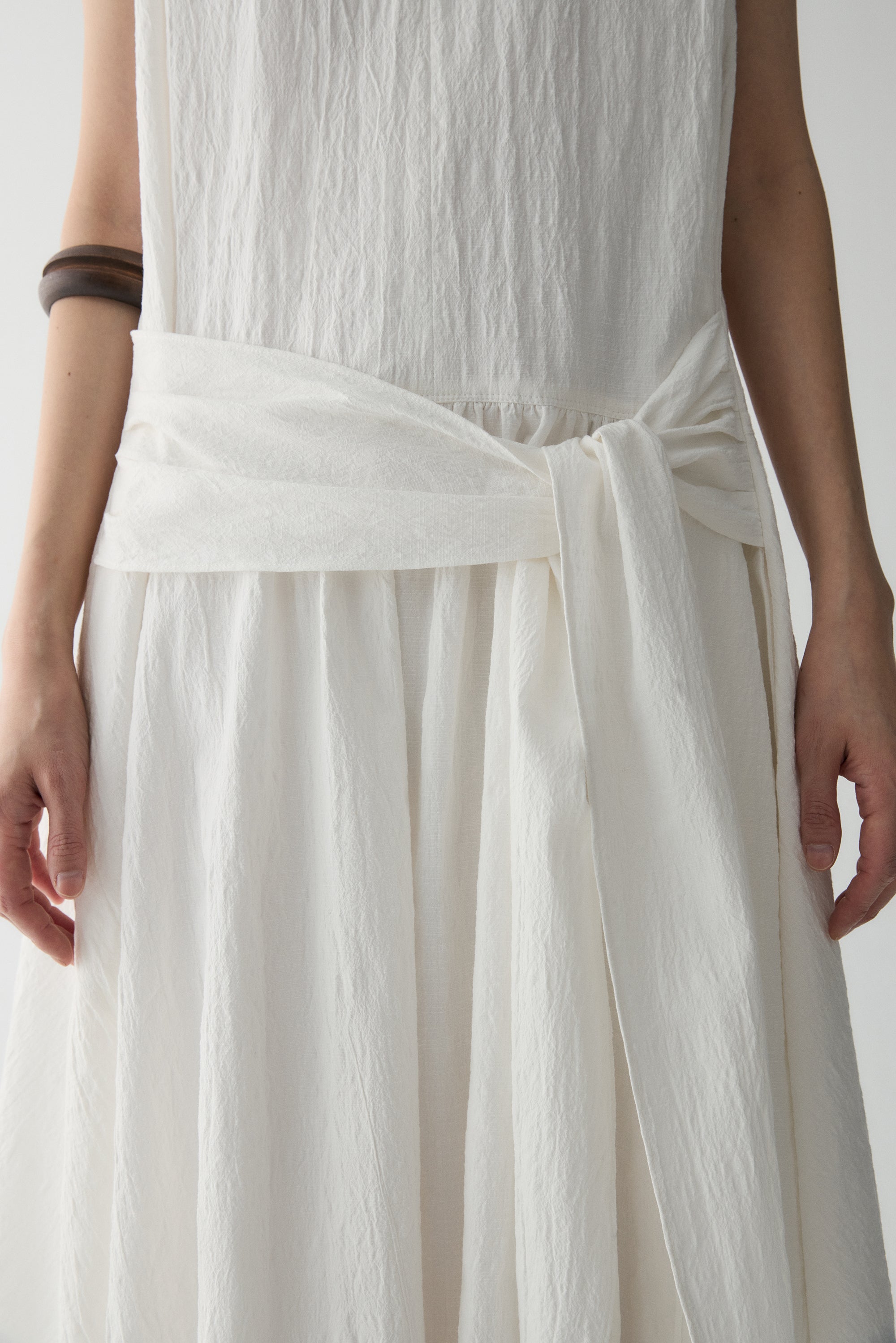 #color_off white