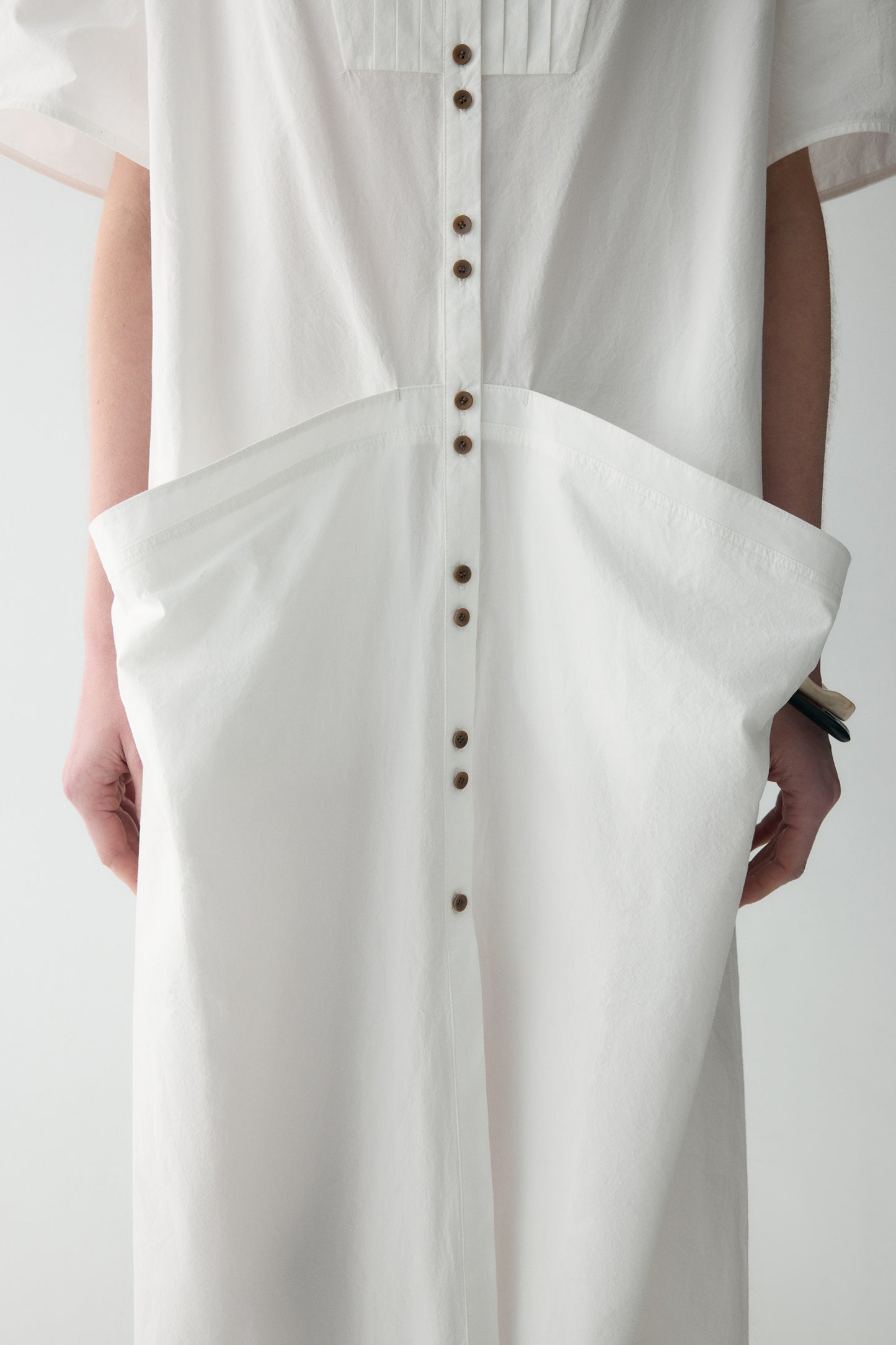 #color_off white