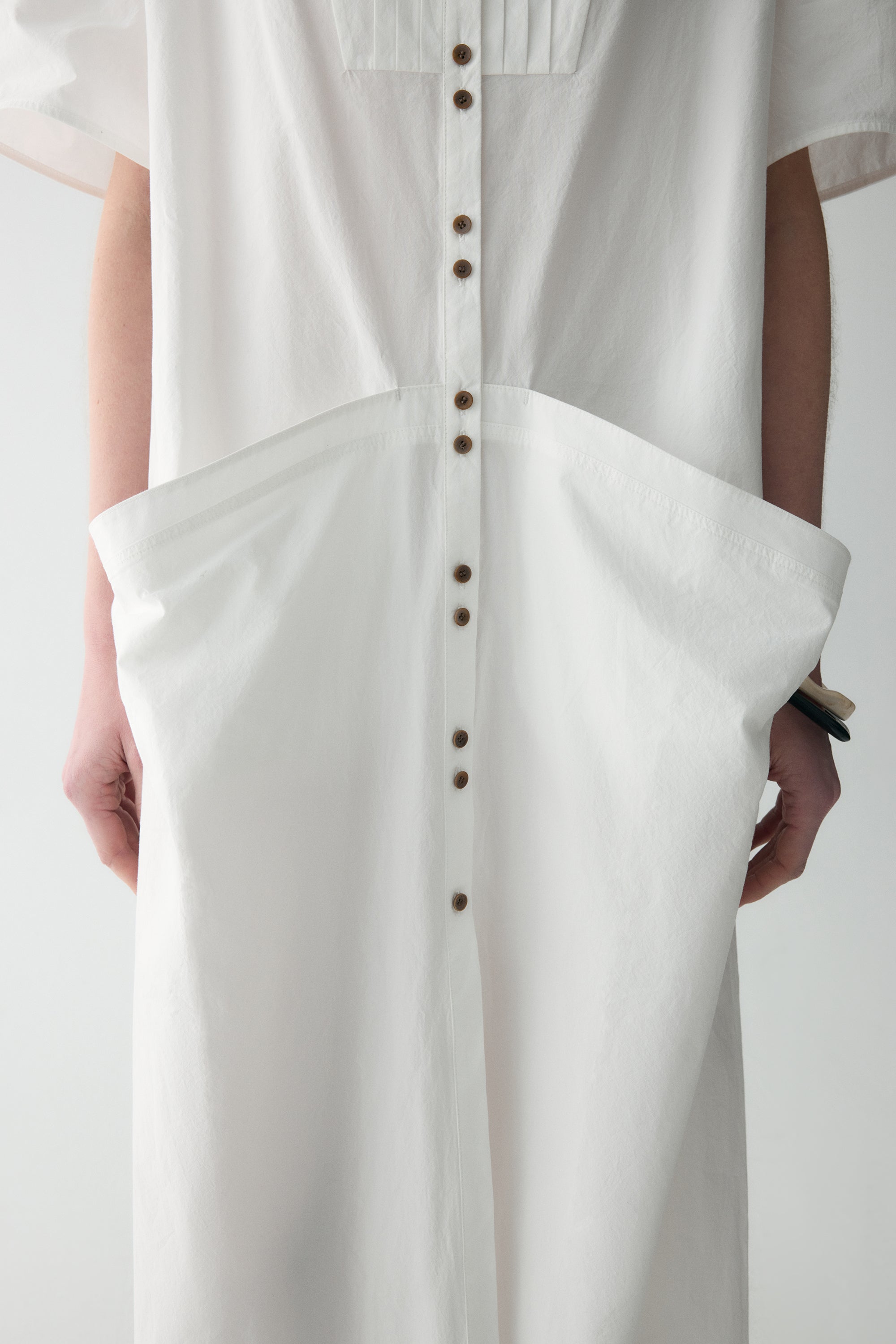 #color_off white