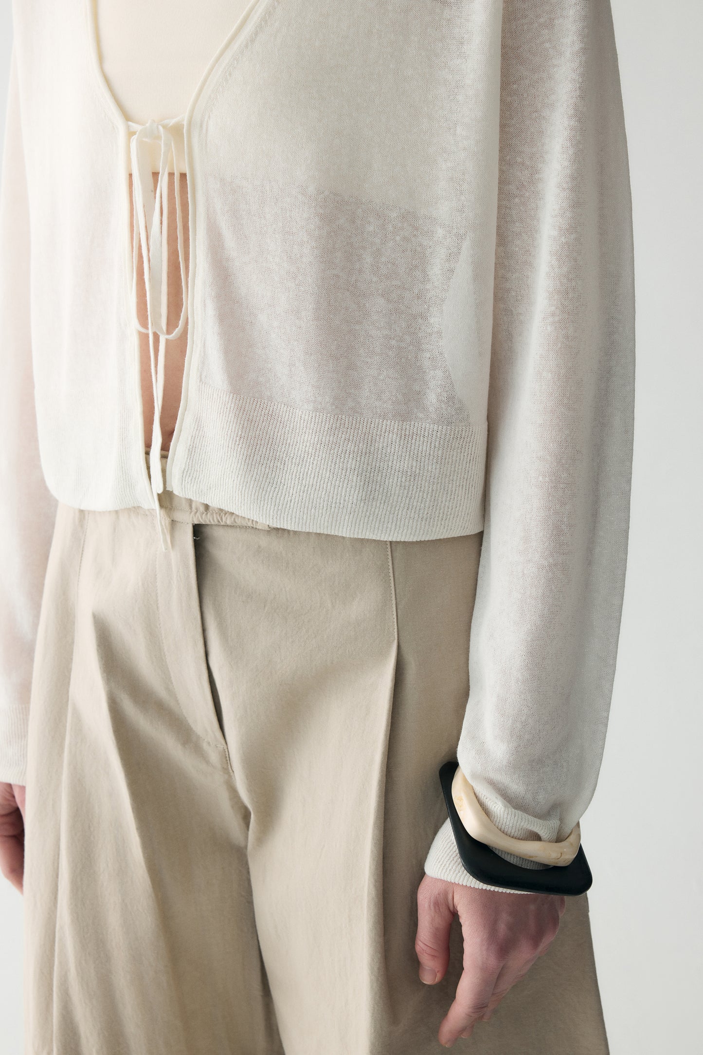 #color_off white