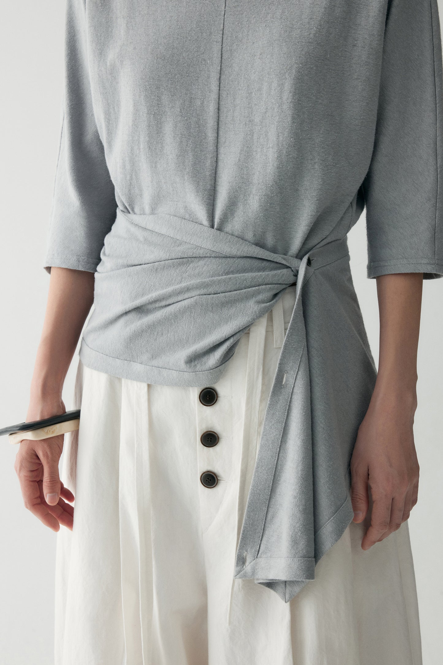 #color_mid gray