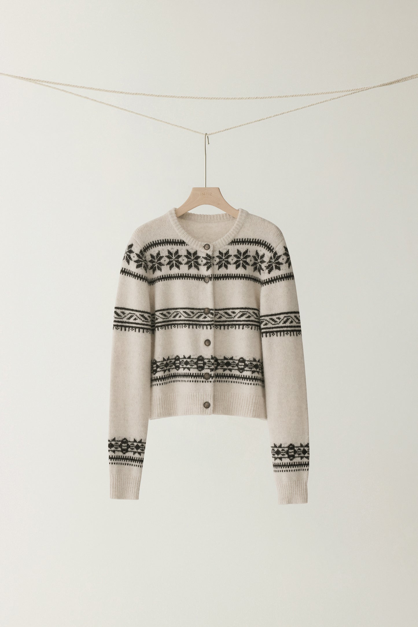 #color_off white