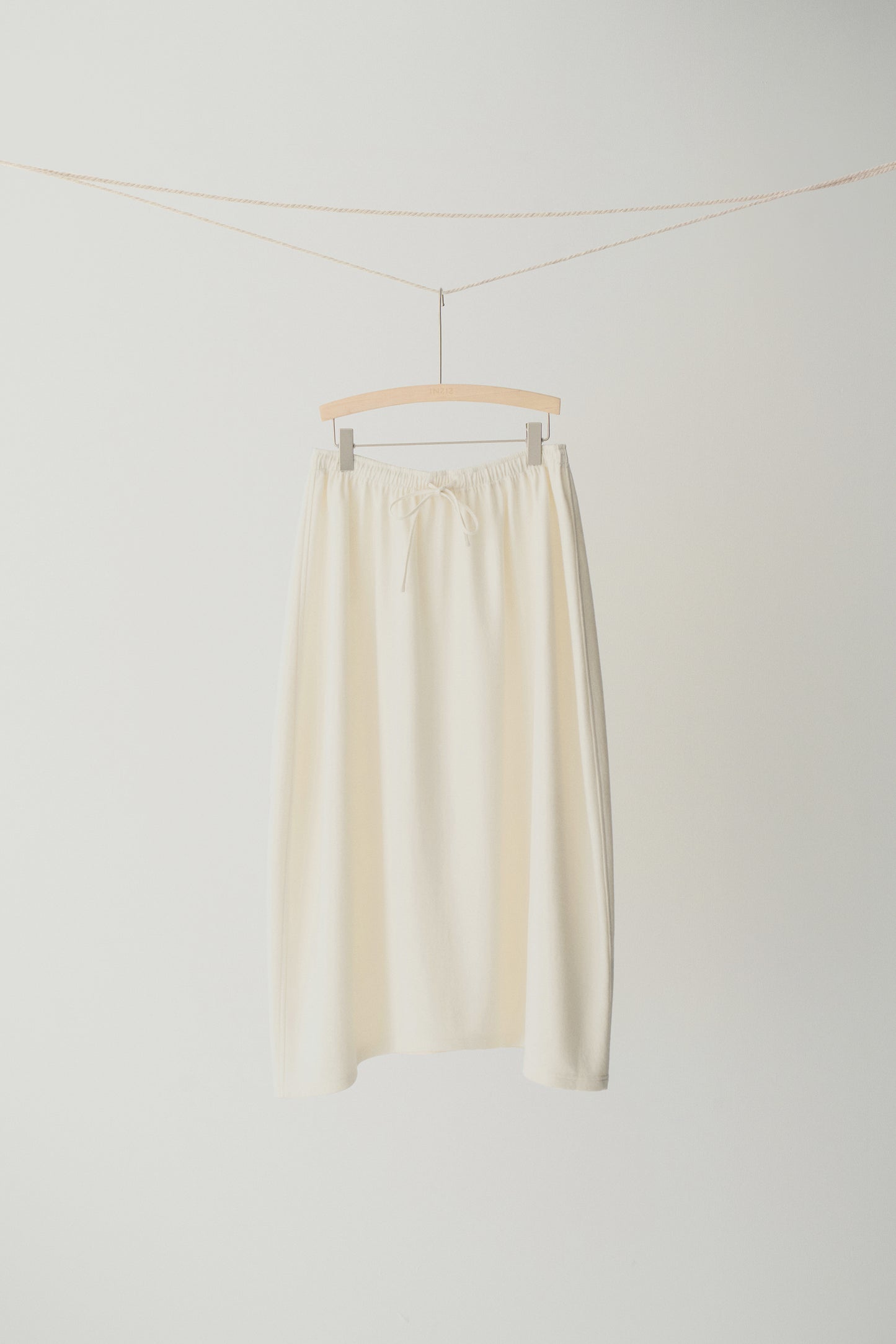 #color_cream white