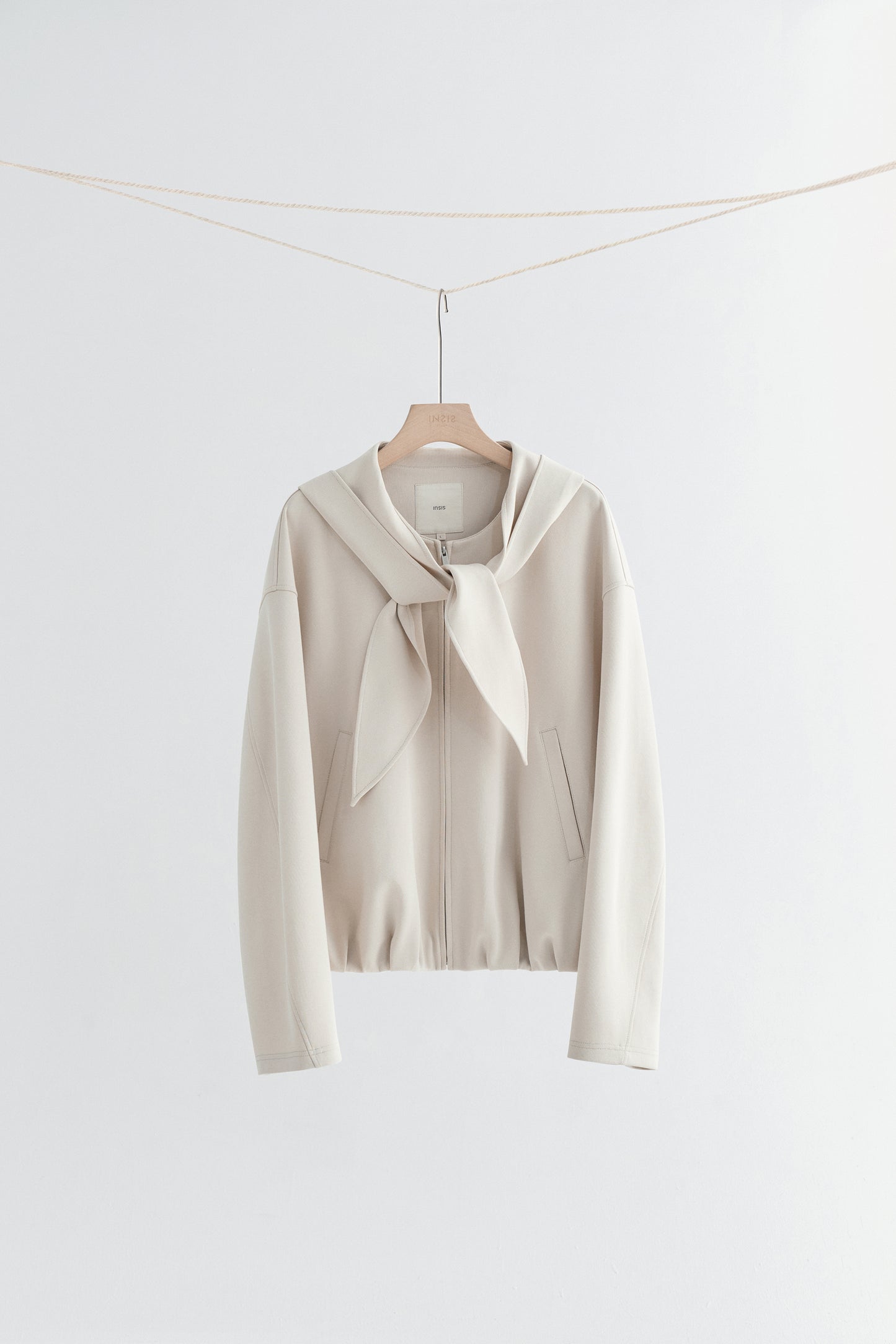 #color_cream white
