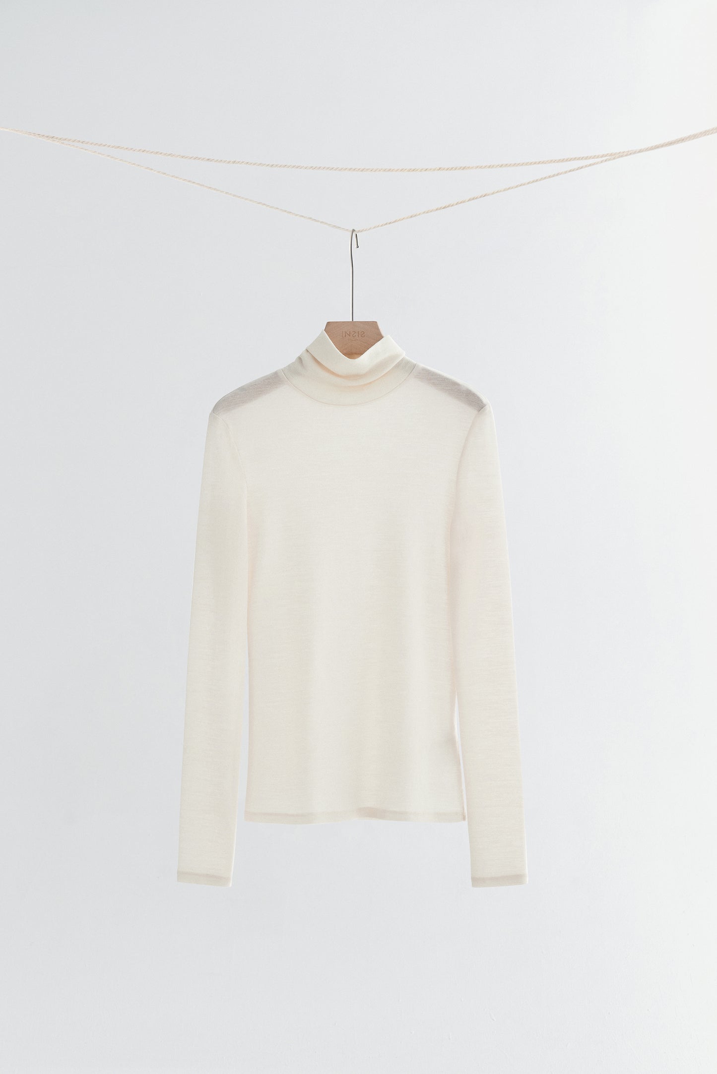 #color_off white