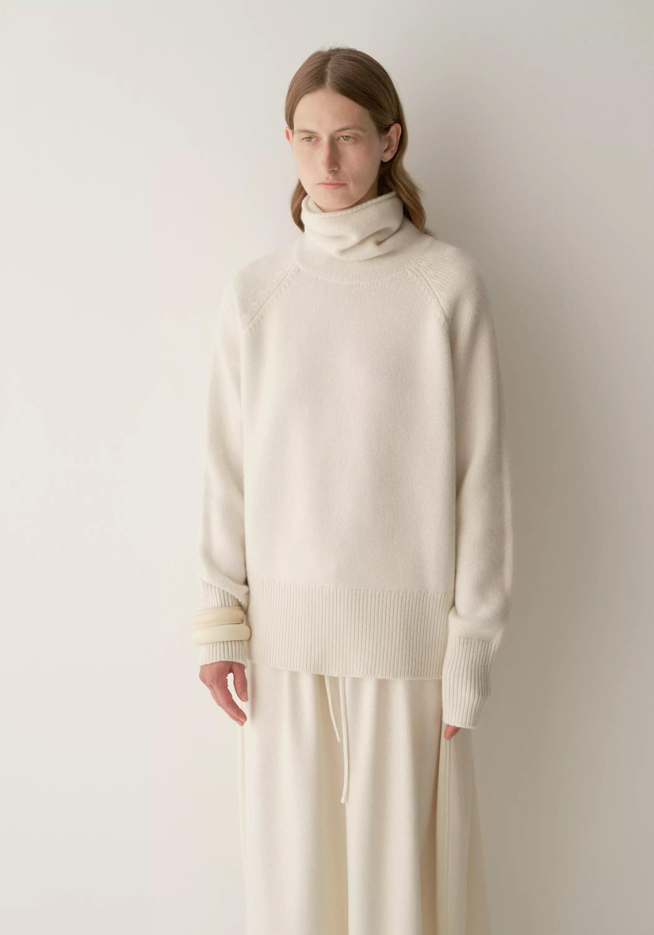 #color_off white