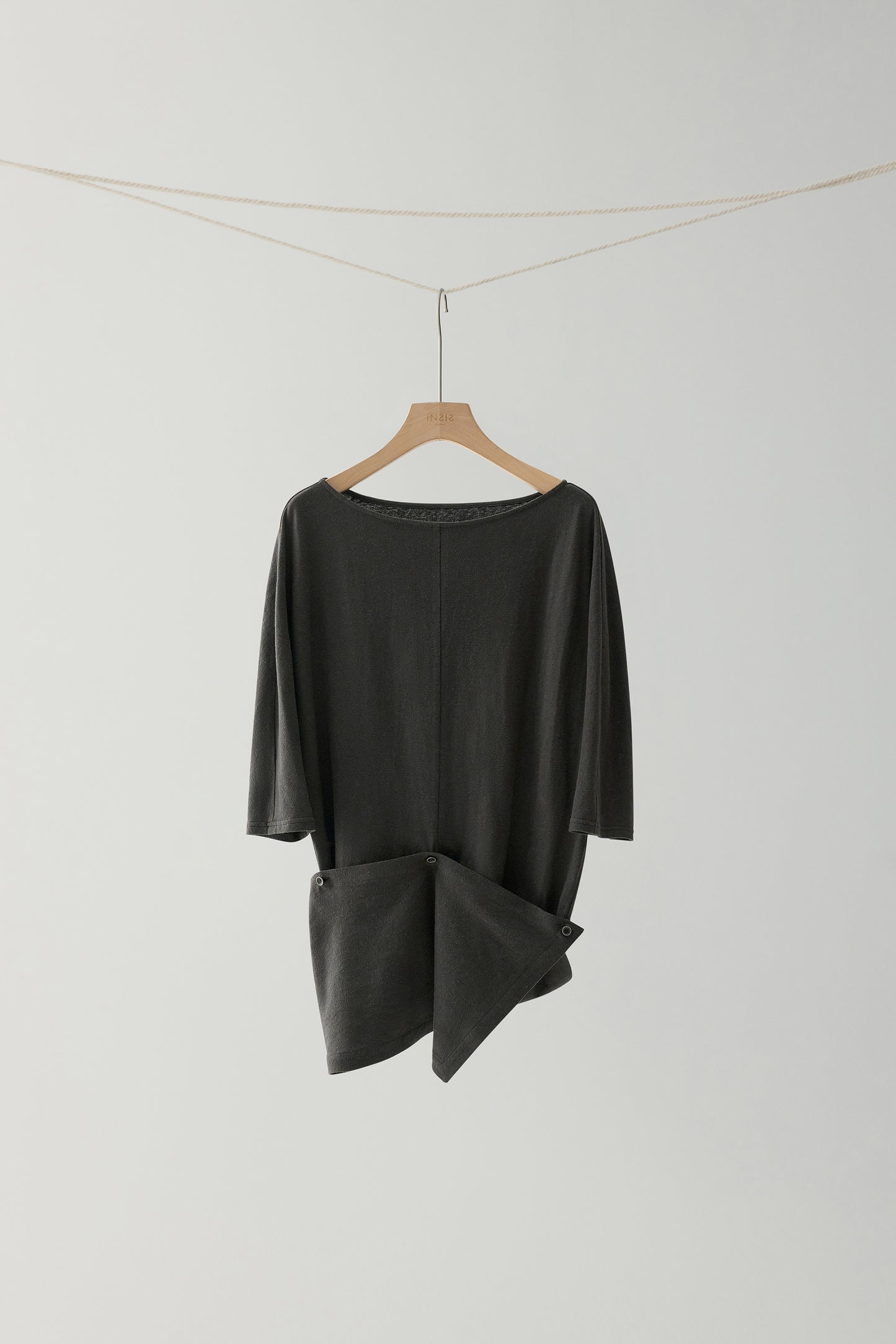 #color_black ash