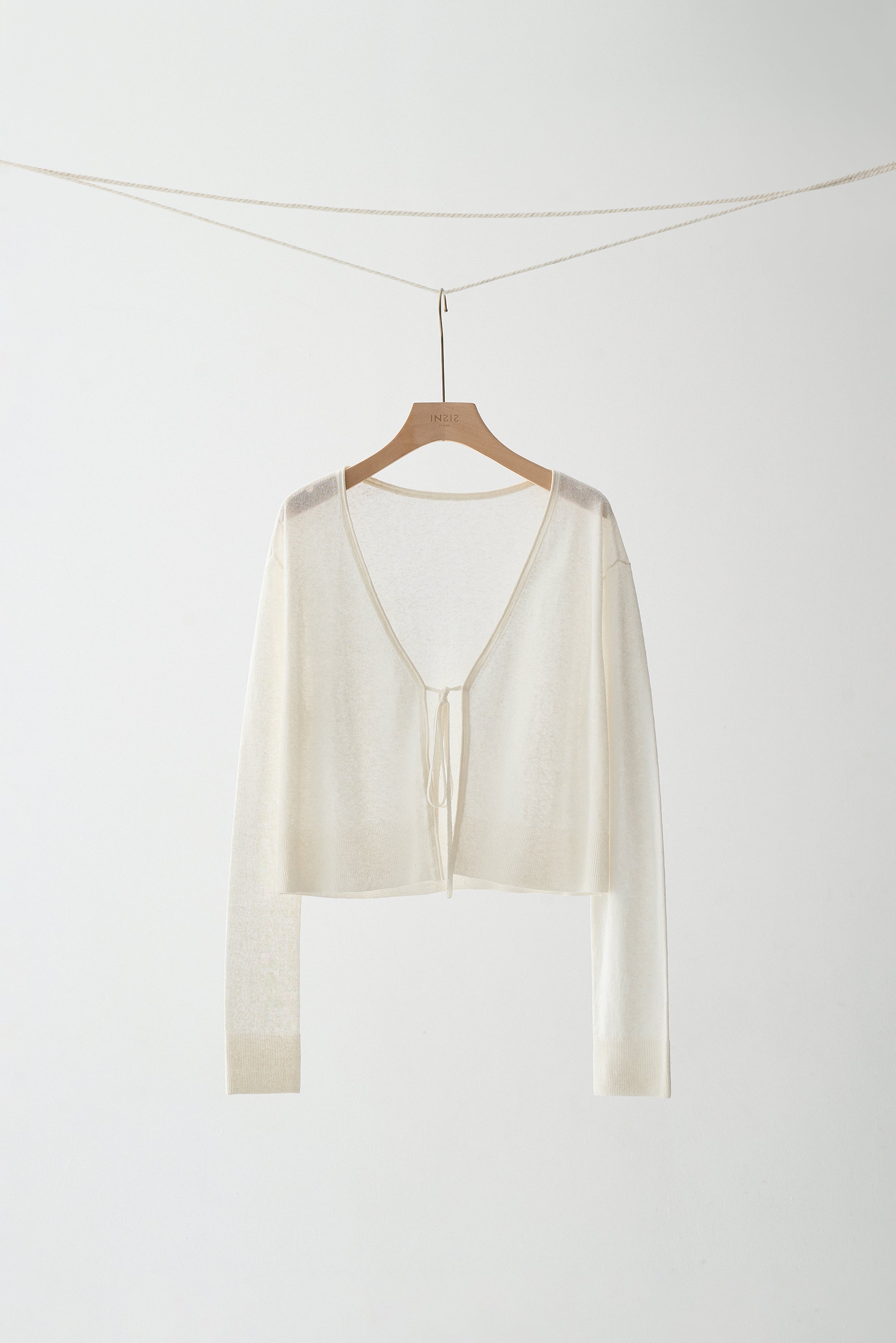 #color_off white
