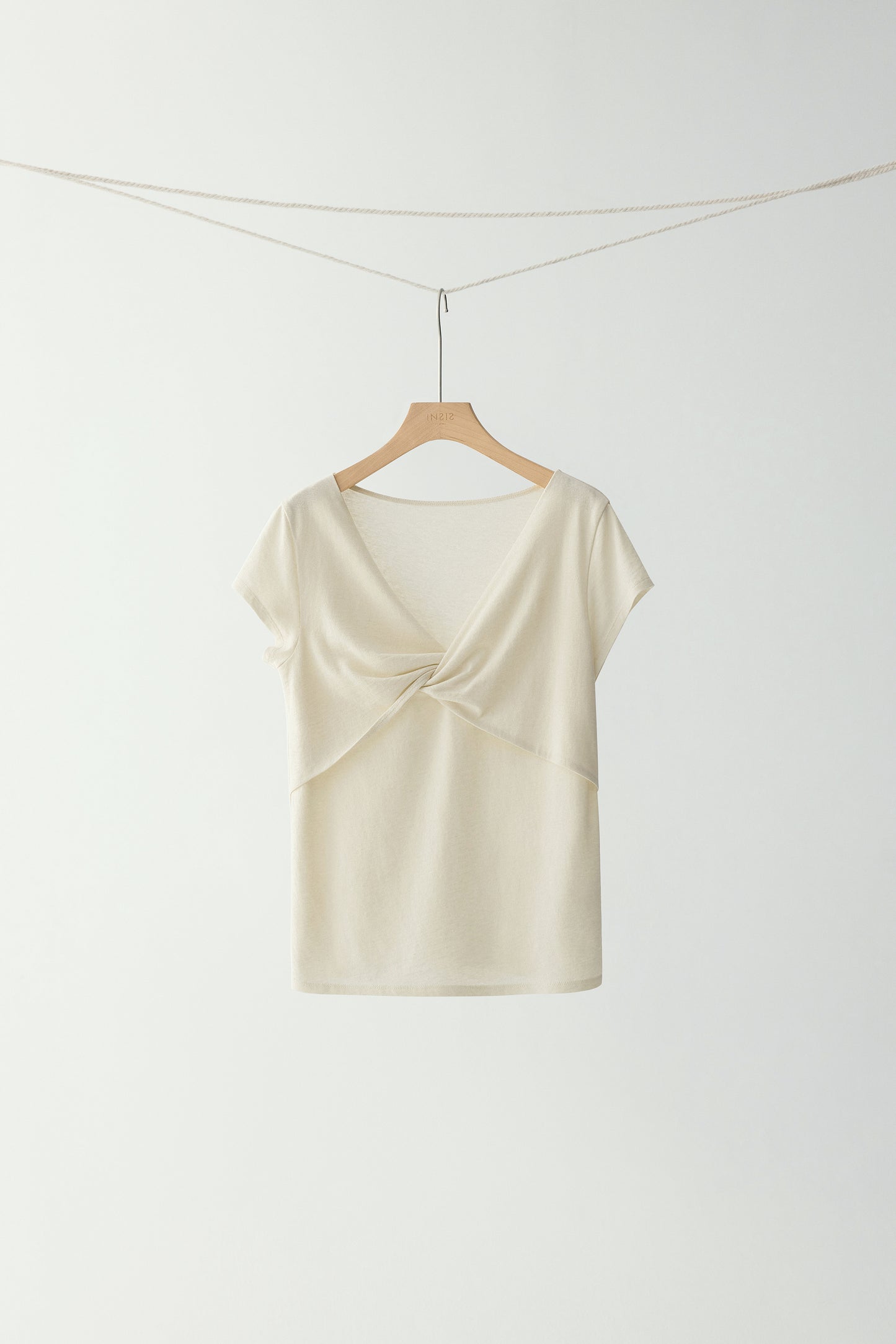 #color_cream white