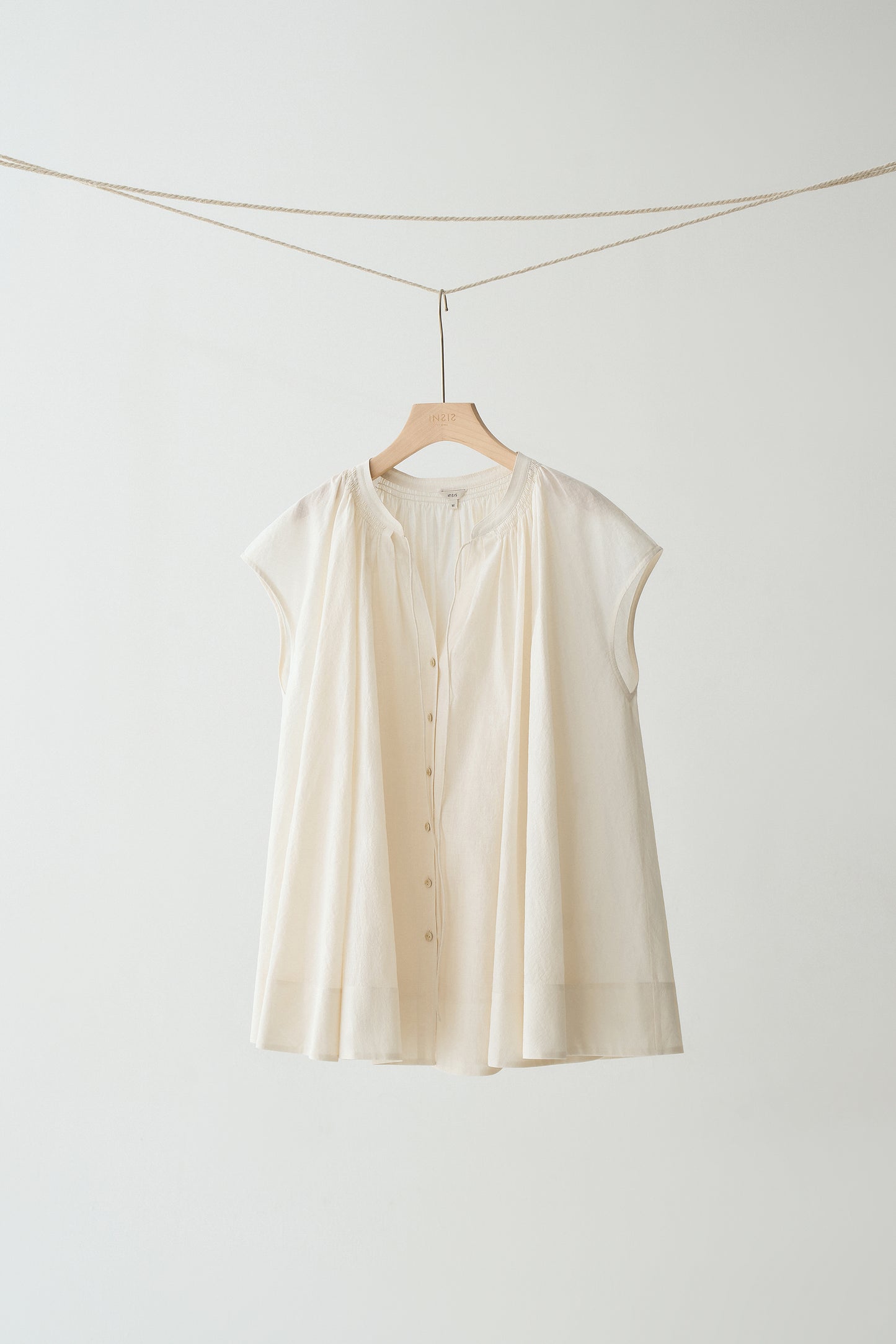 #color_cream white
