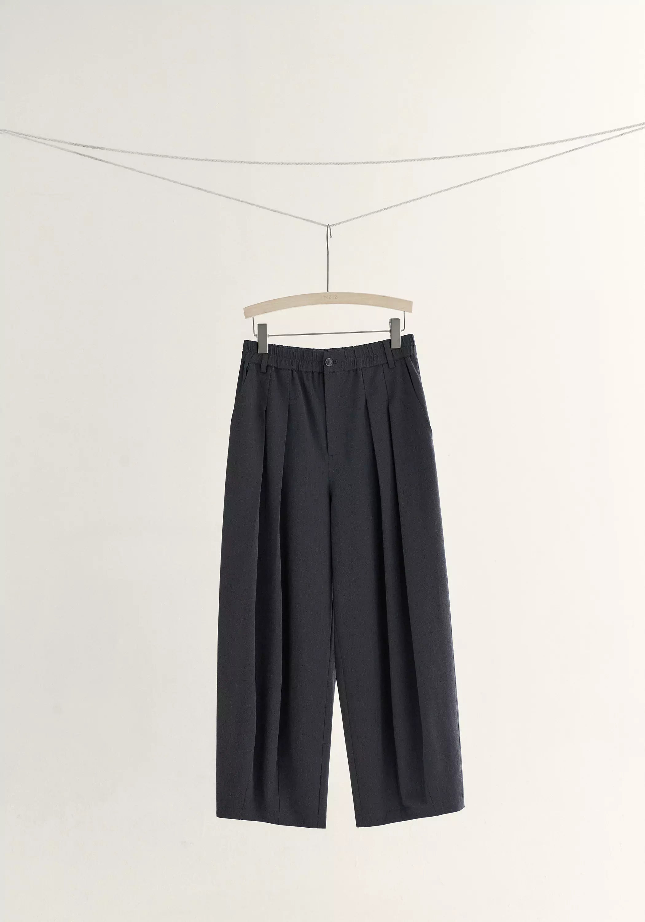 Pleated Cropped Pants