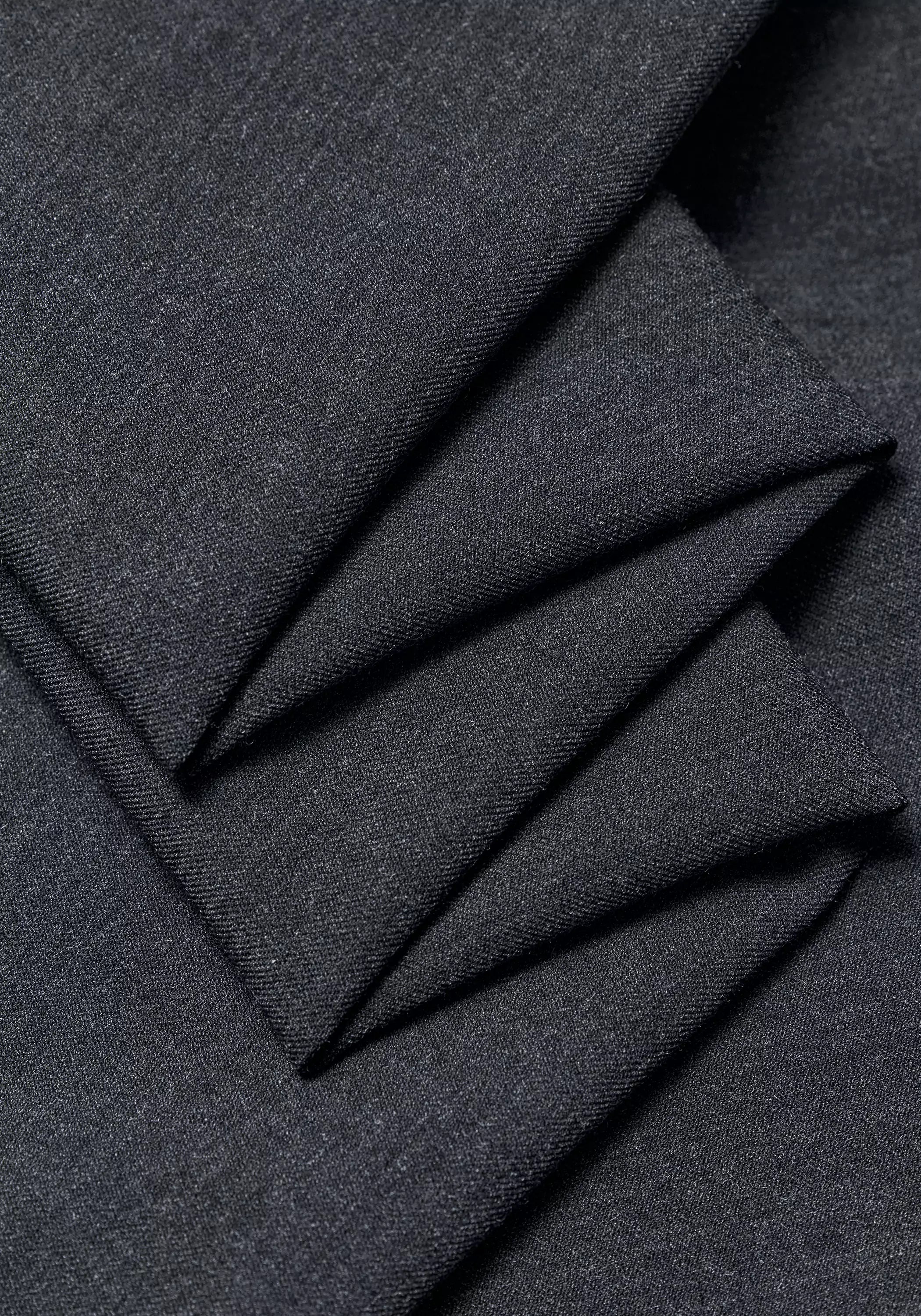 #color_black ash