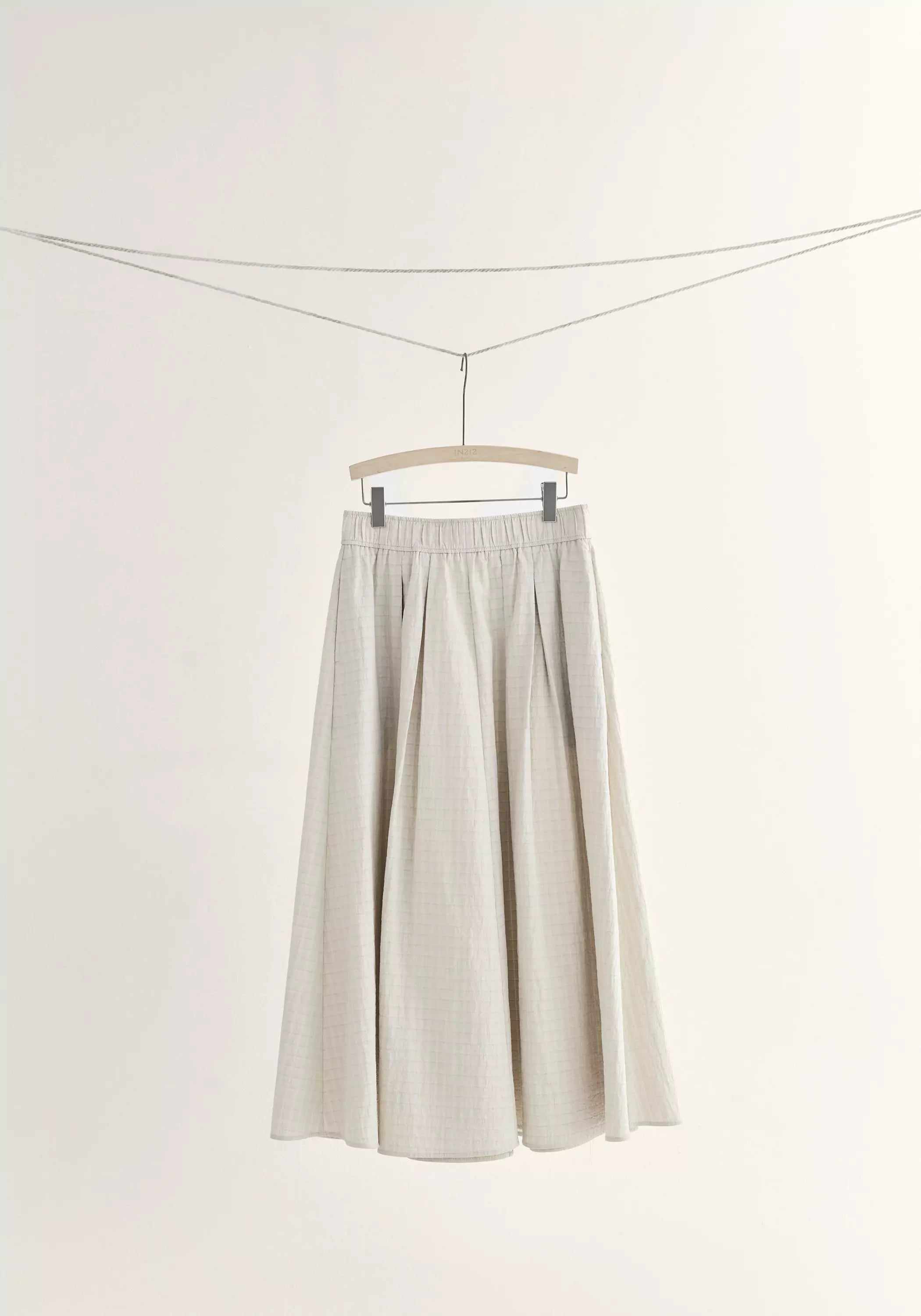 #color_off white