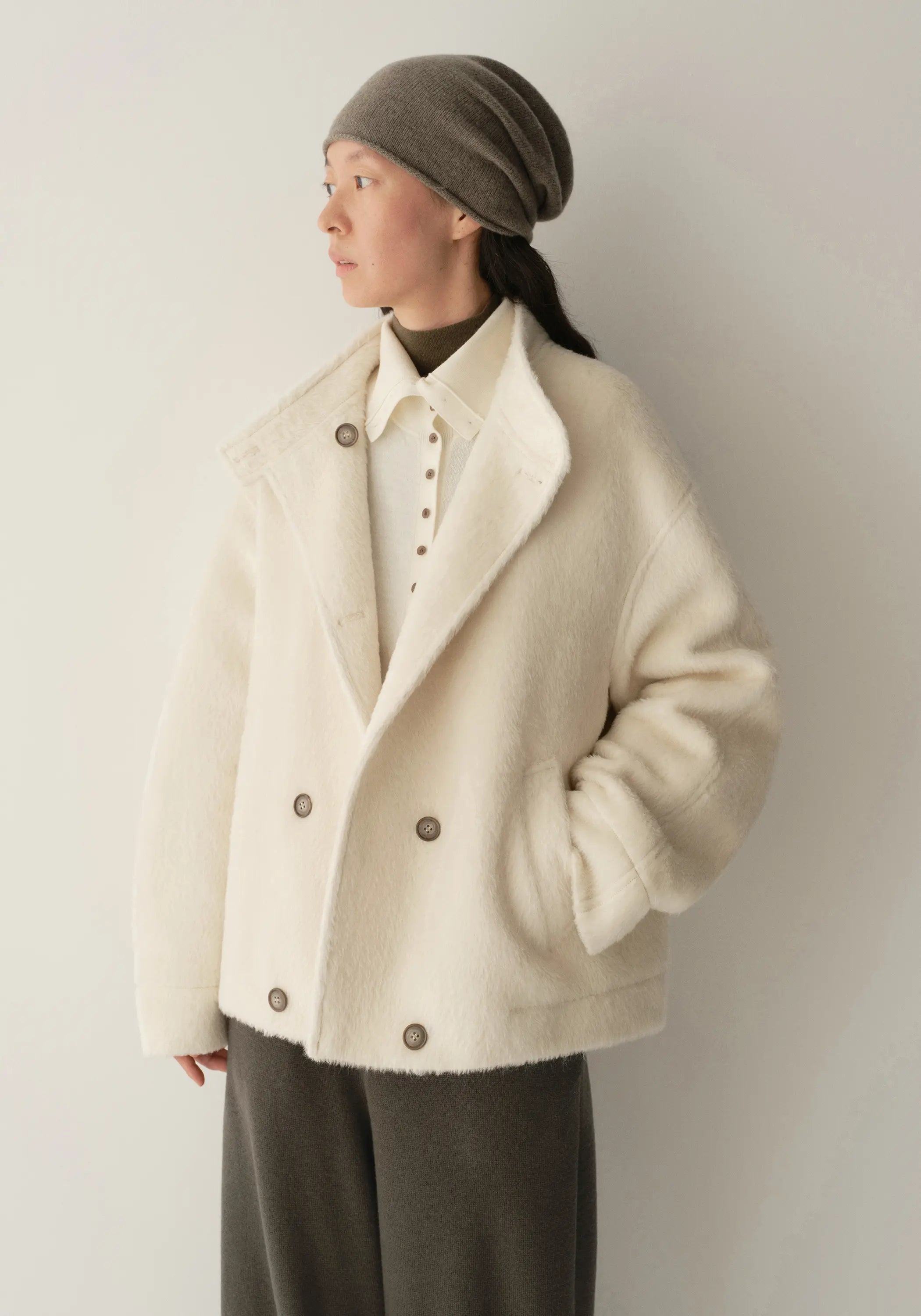 #color_off white