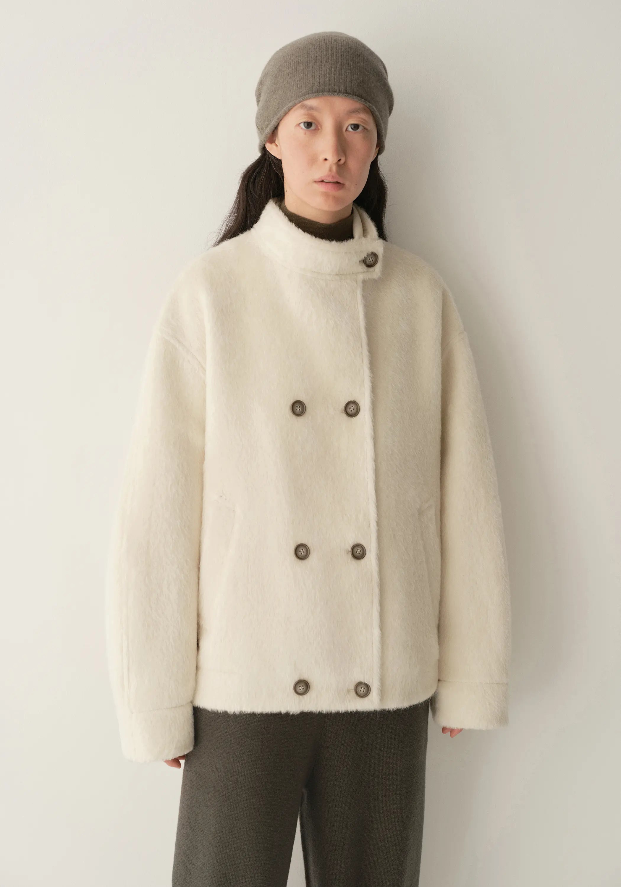 #color_off white