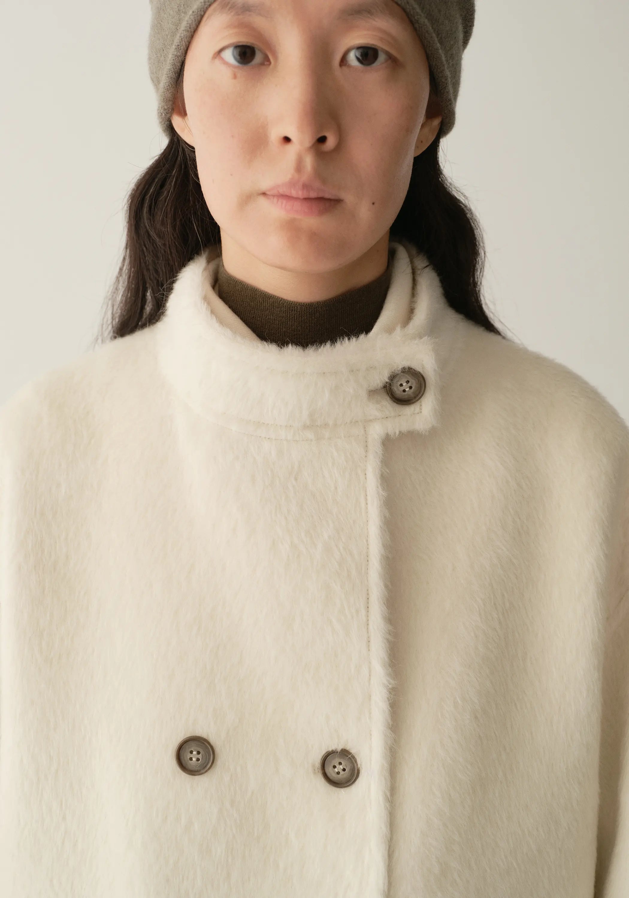 #color_off white