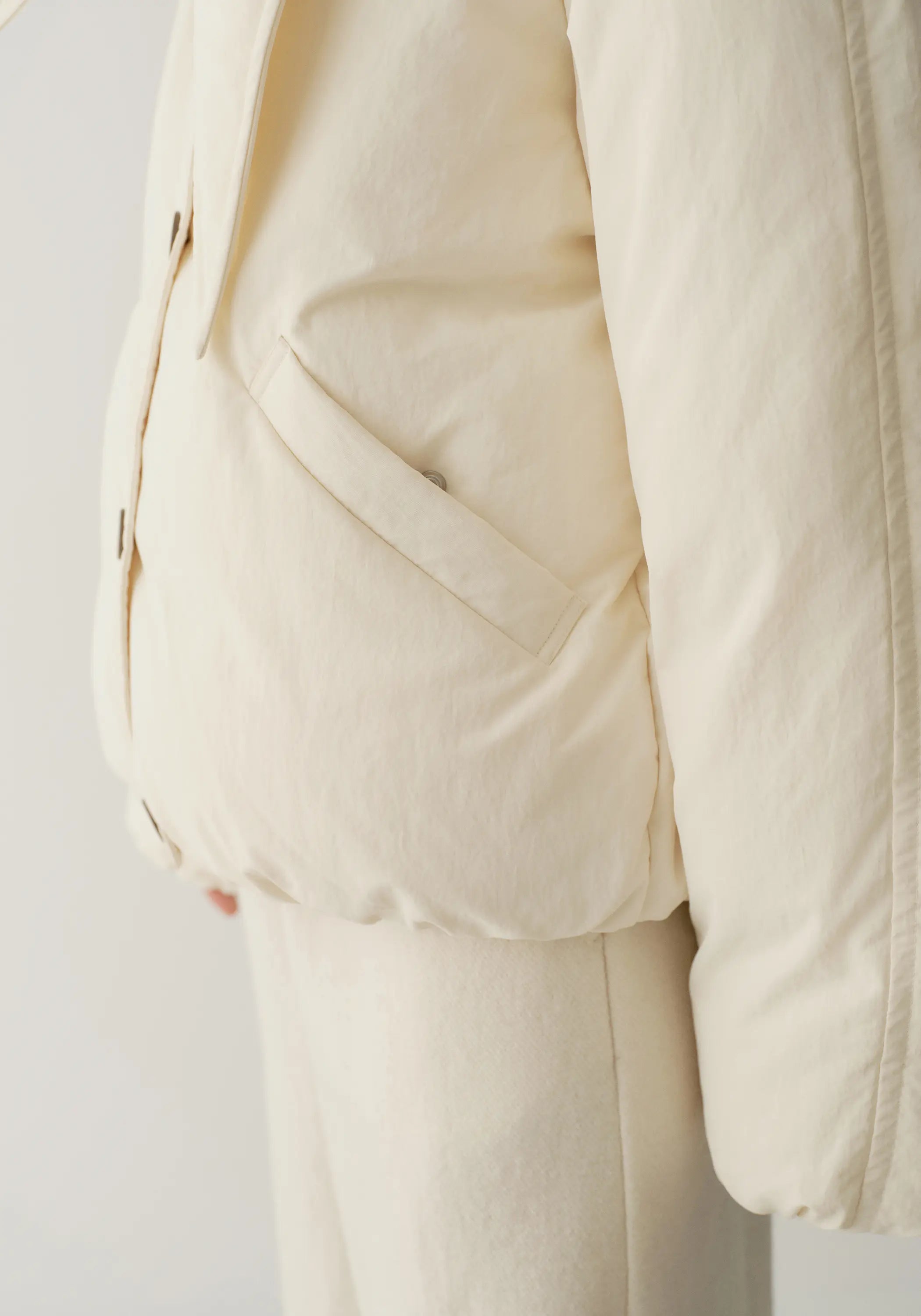 #color_cream white