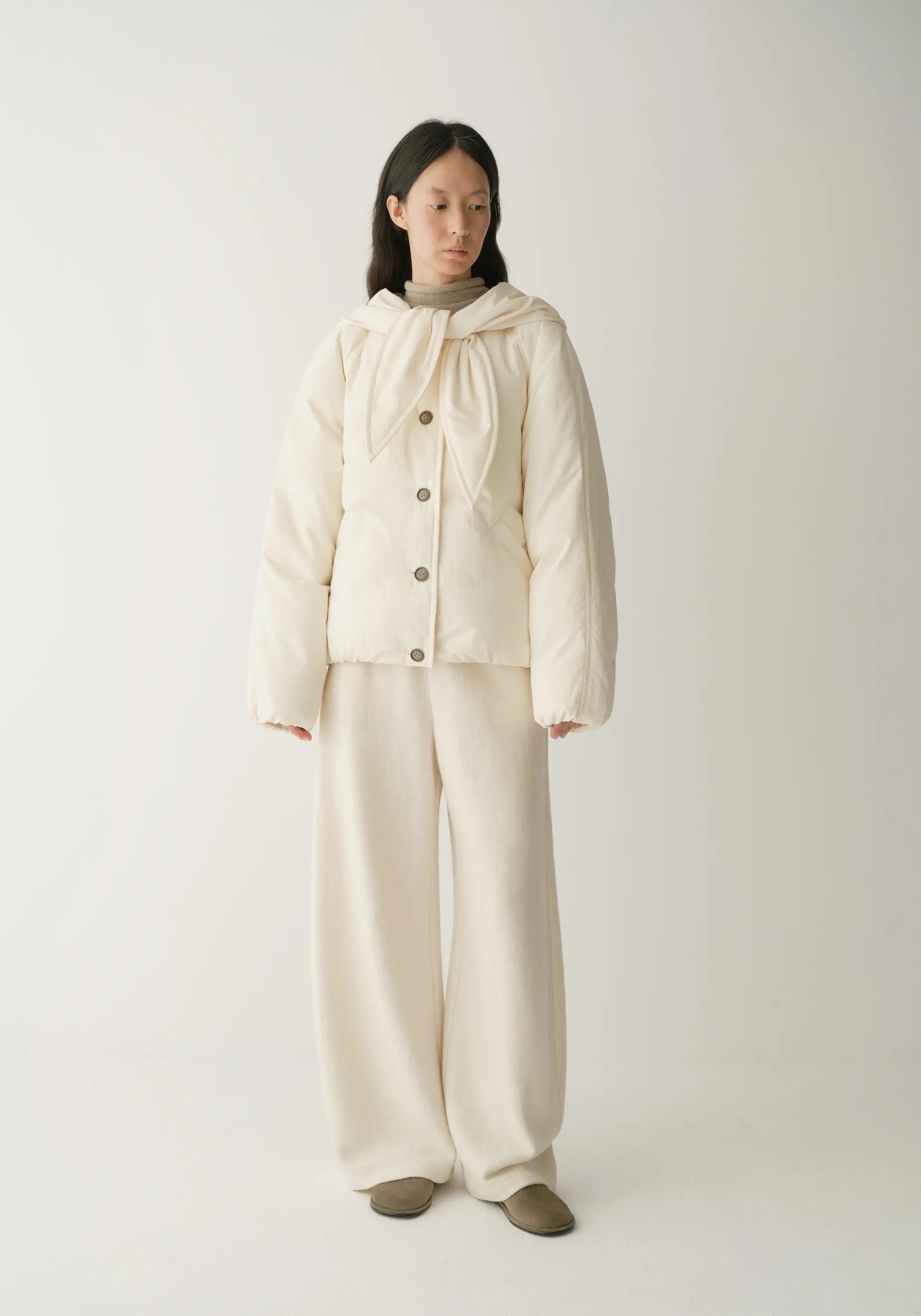 #color_cream white