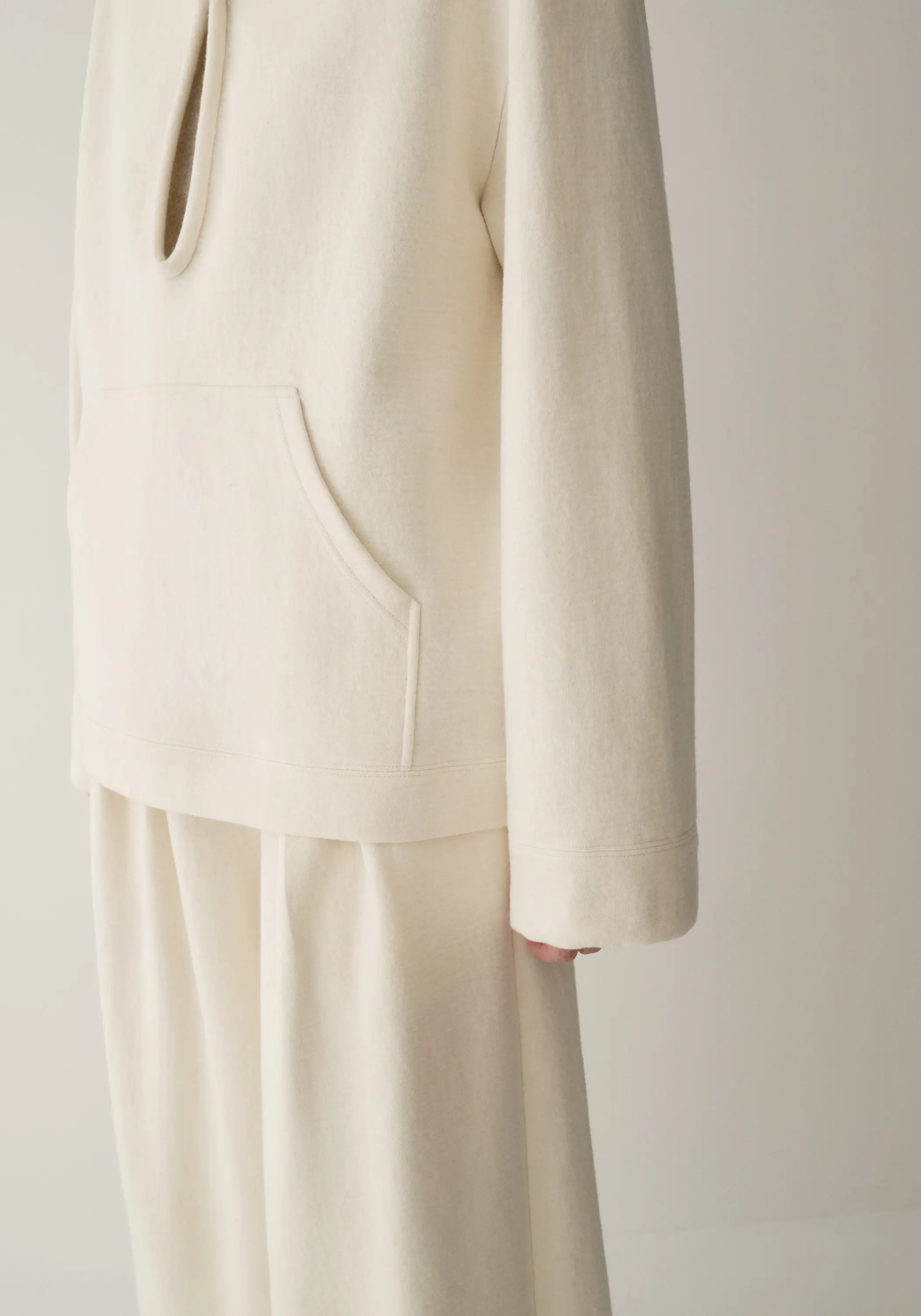 #color_off white