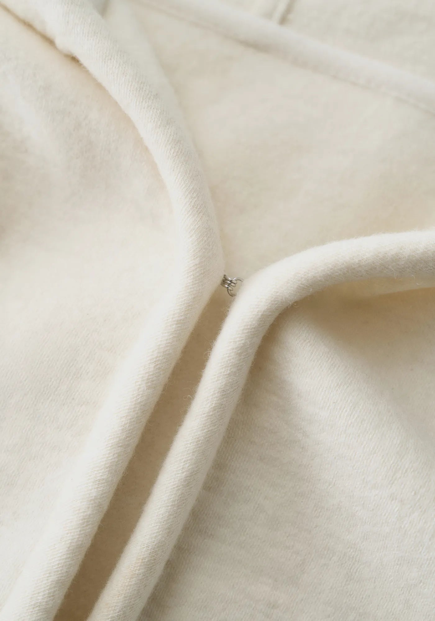 #color_off white